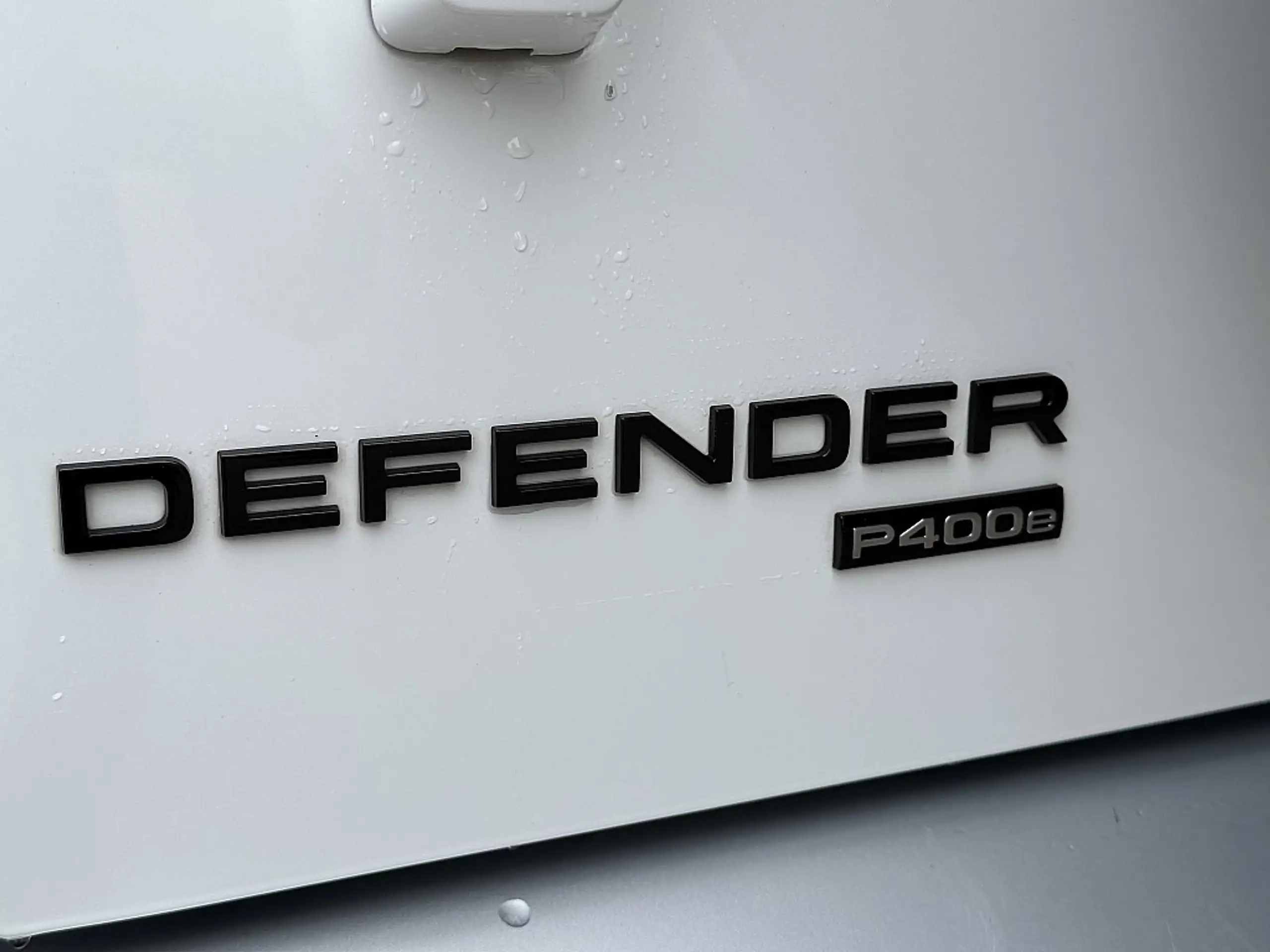 Land Rover - Defender