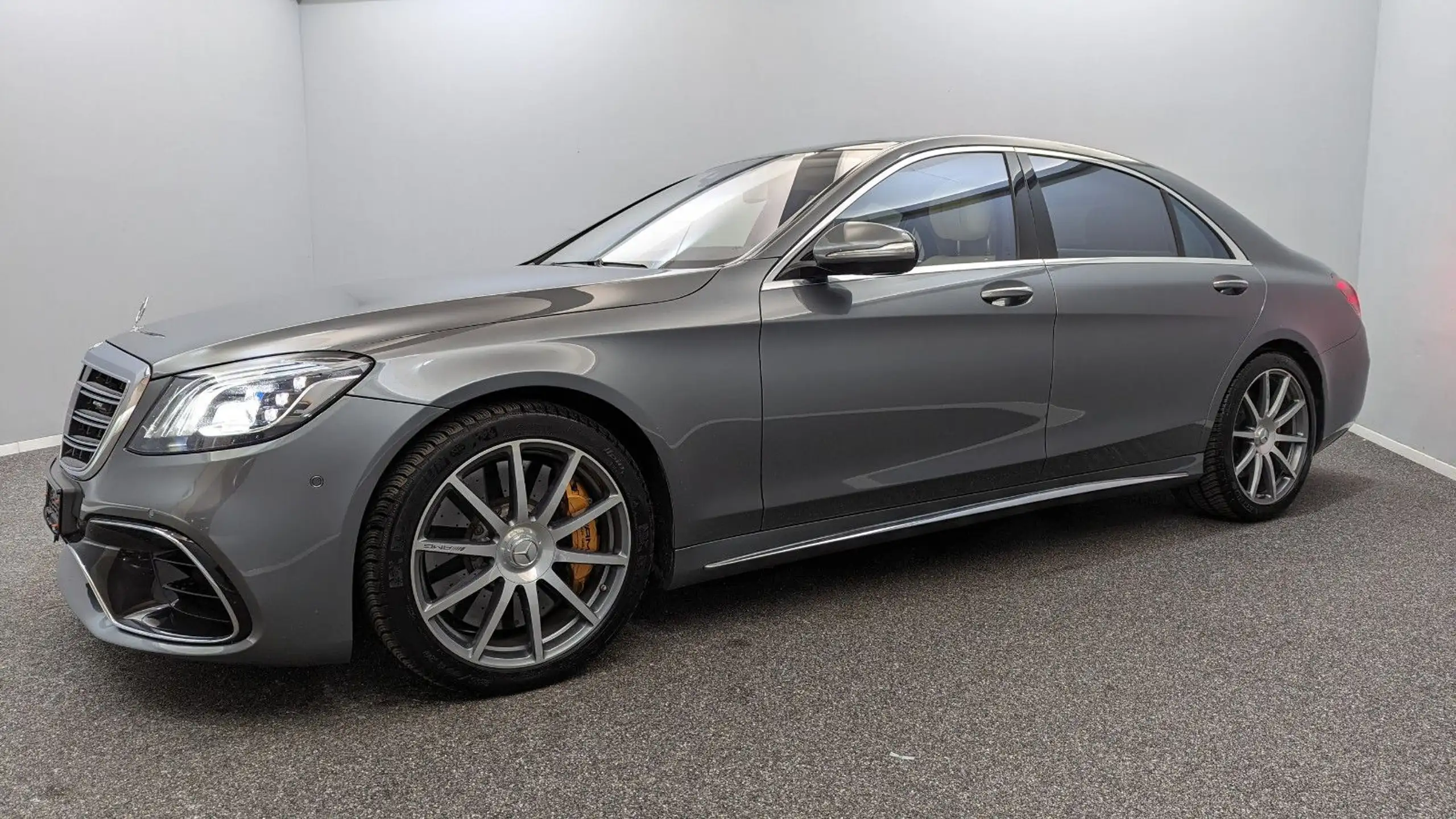 Mercedes-Benz - S 63 AMG