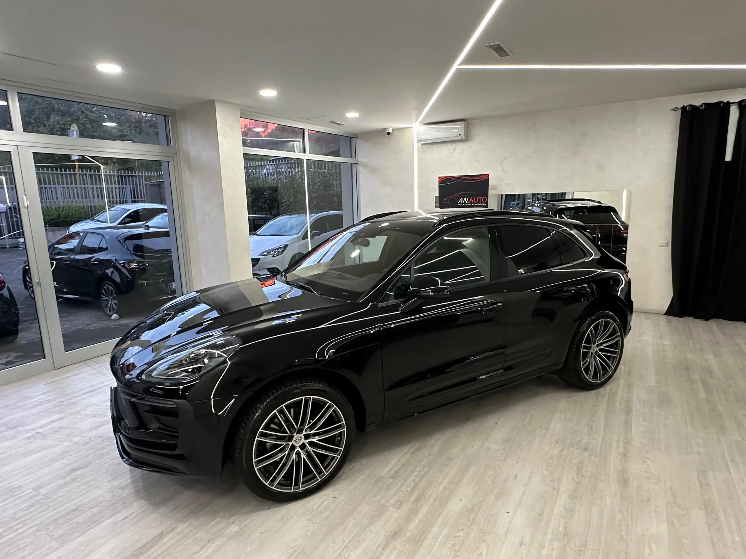 Porsche - Macan