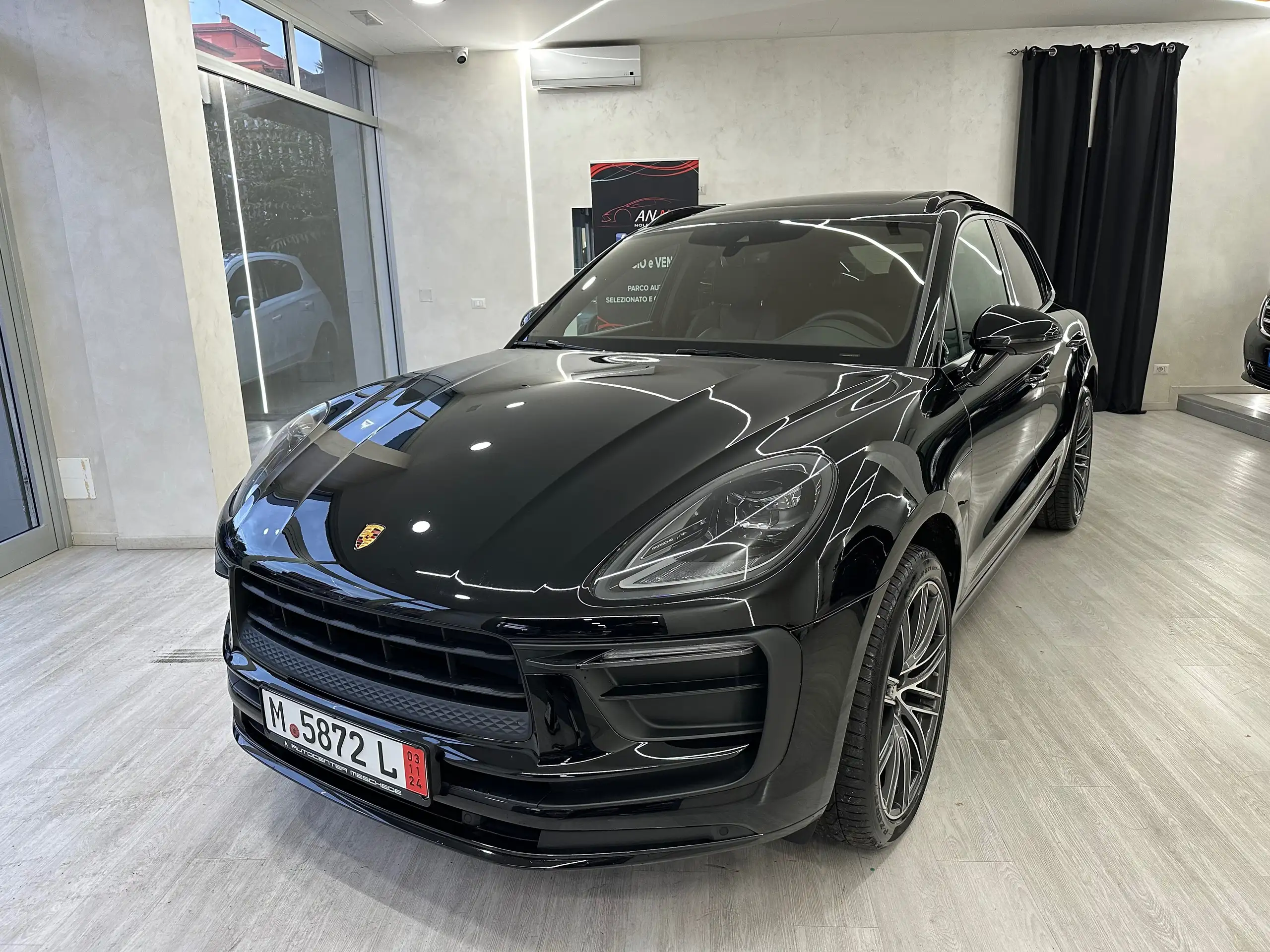 Porsche - Macan