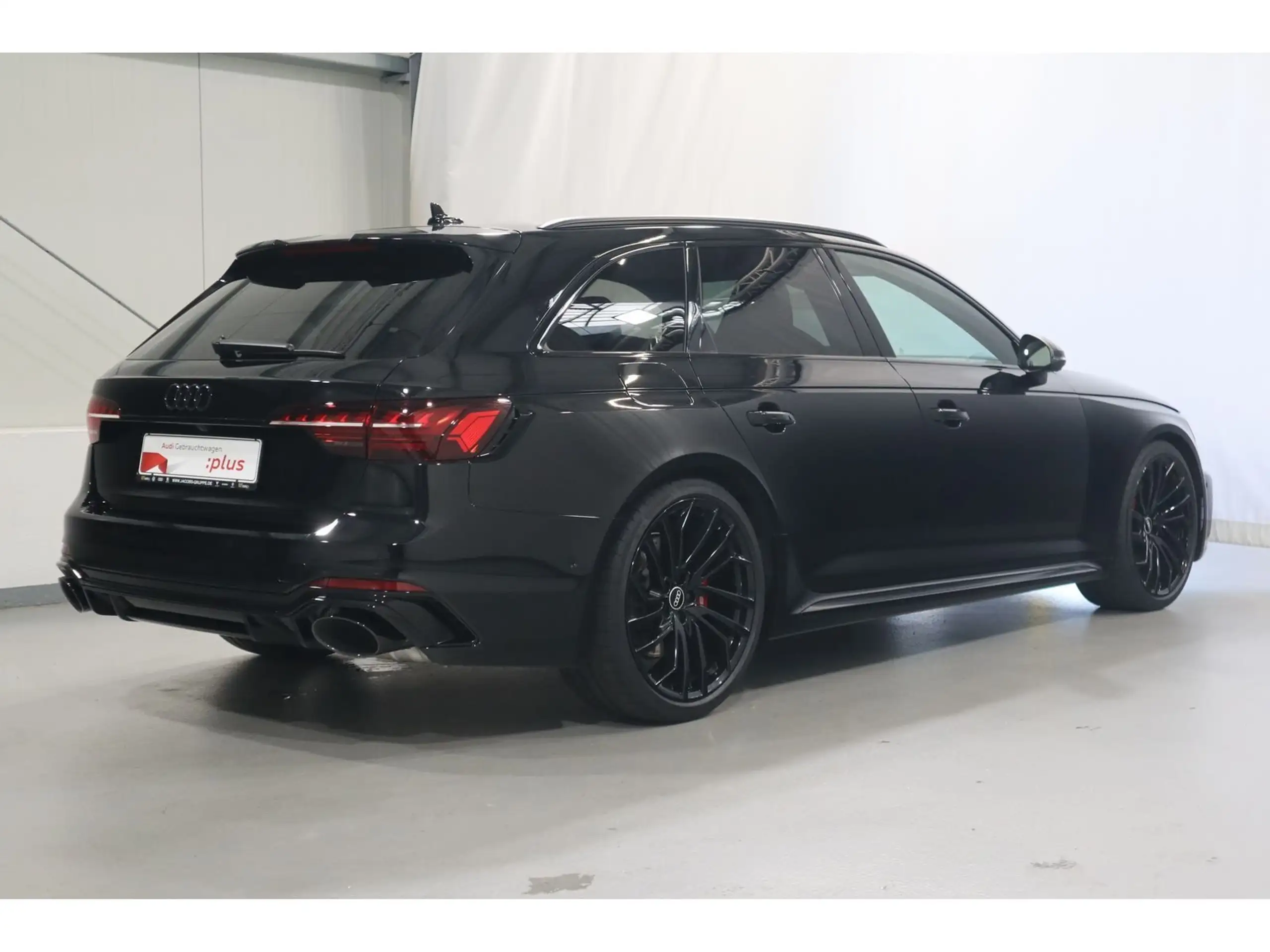 Audi - RS4