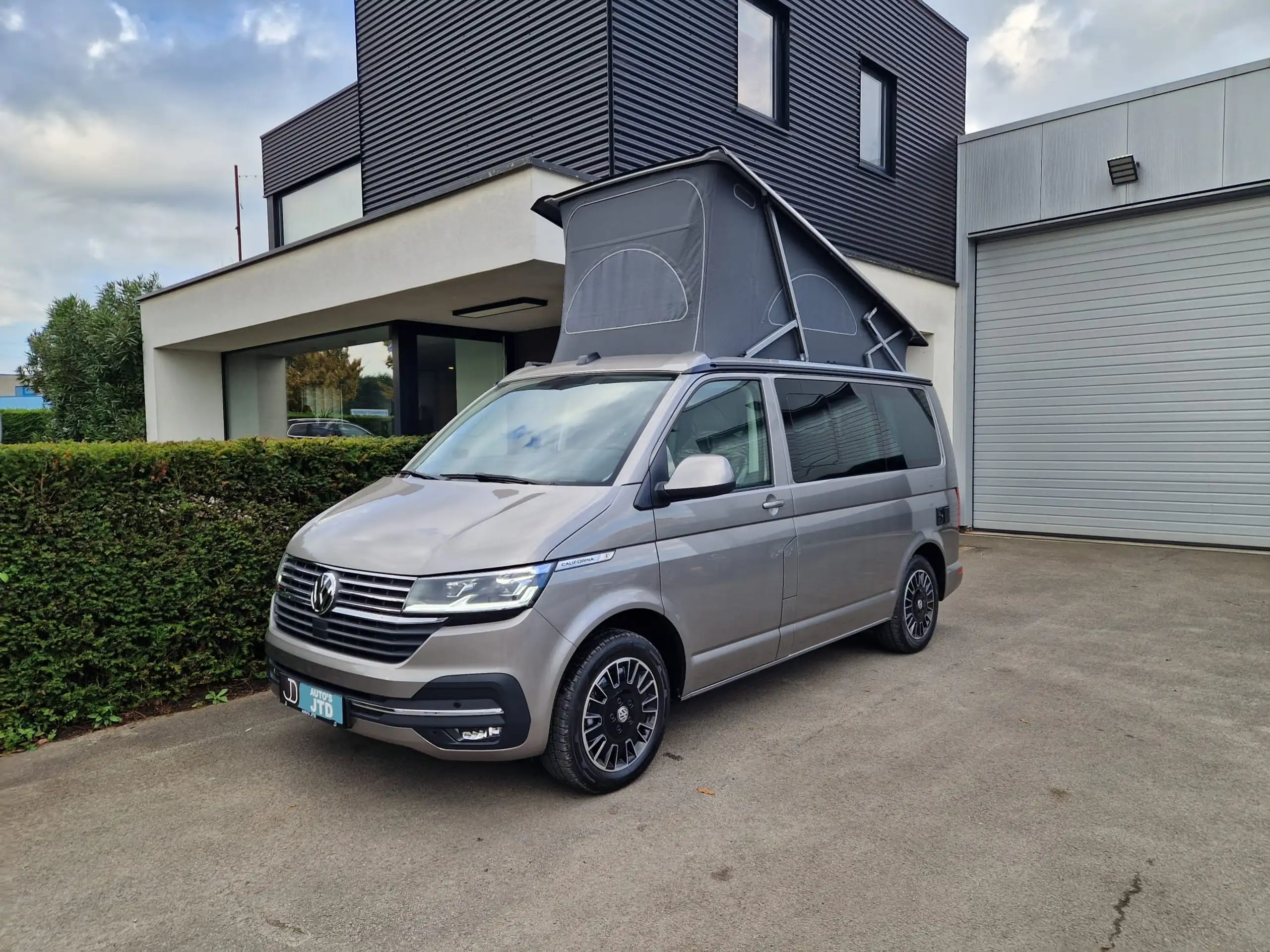 Volkswagen - T6.1 California