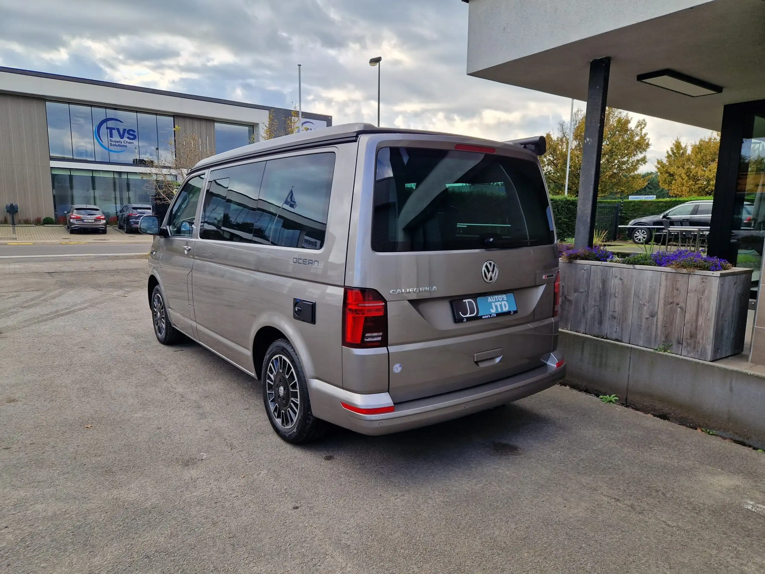 Volkswagen - T6.1 California