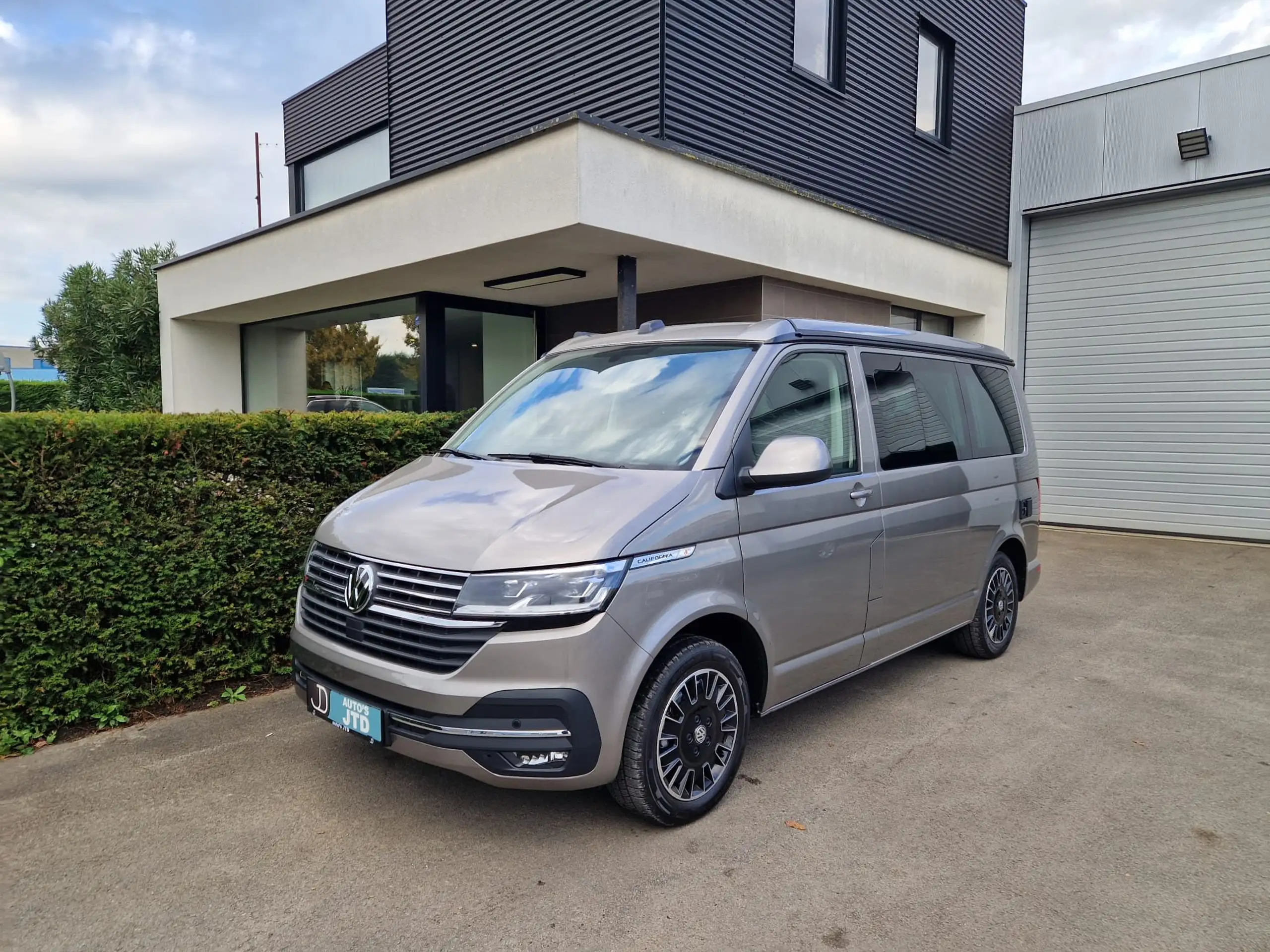 Volkswagen - T6.1 California