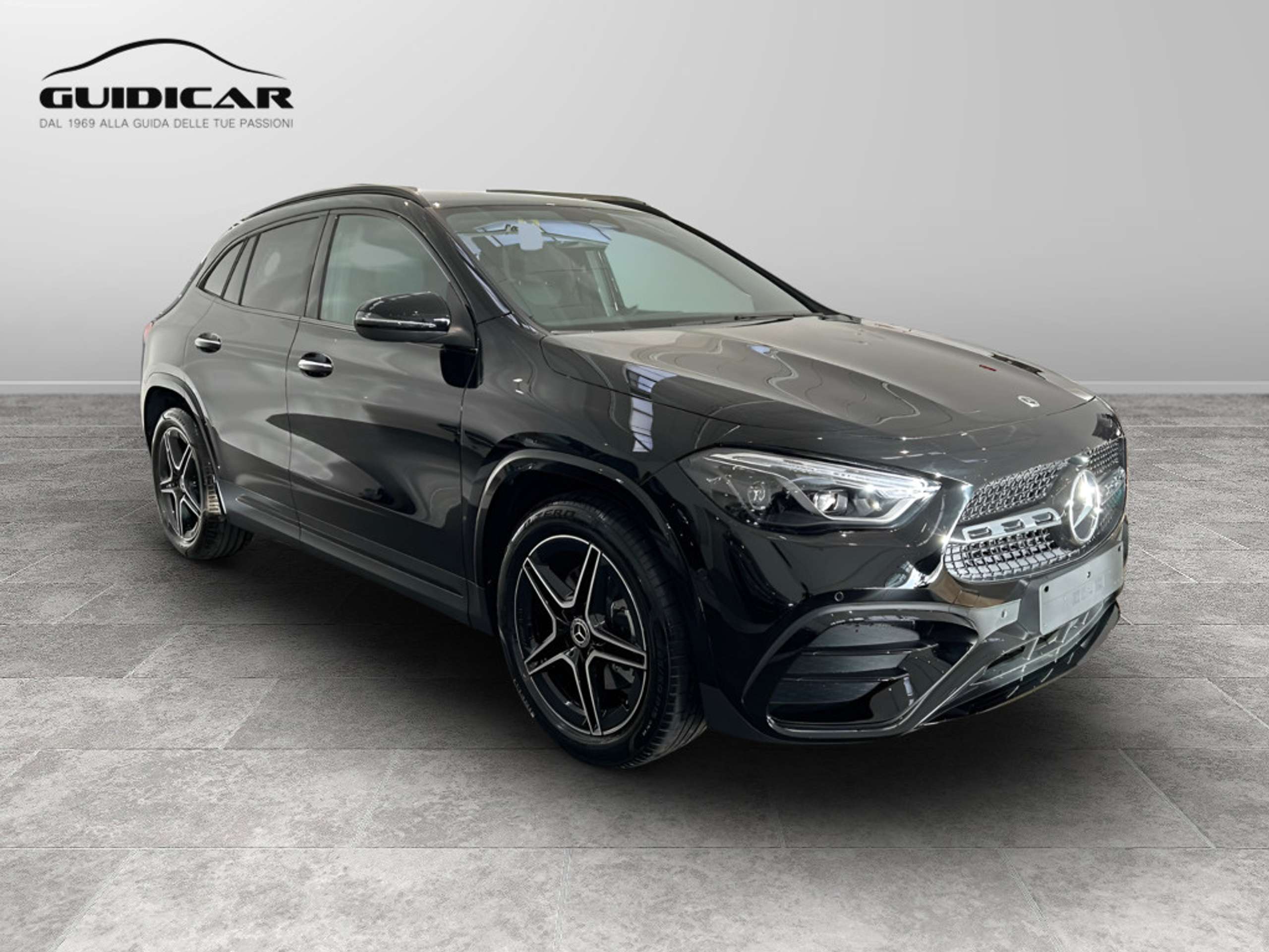 Mercedes-Benz - GLA 200