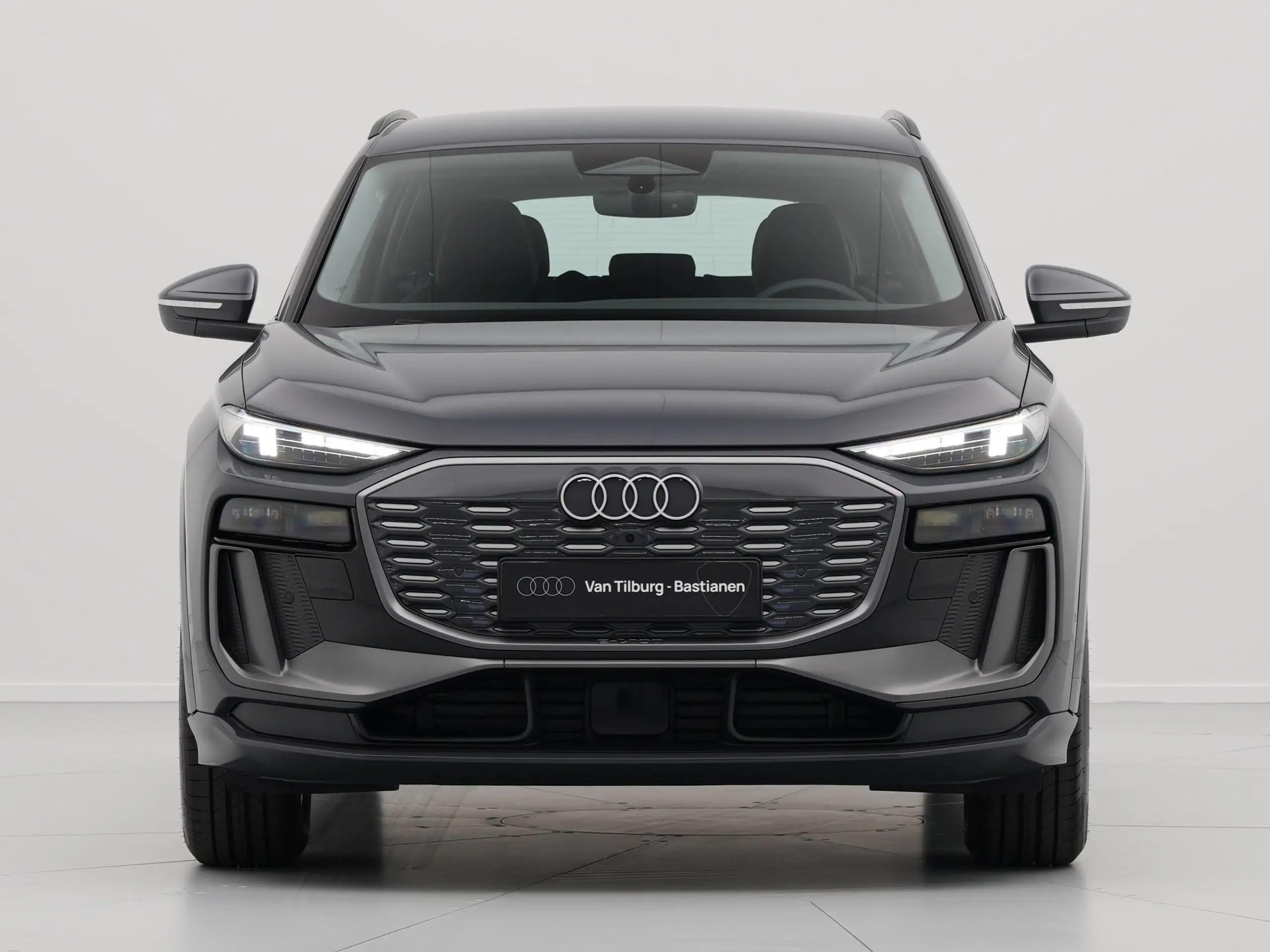 Audi - Q6