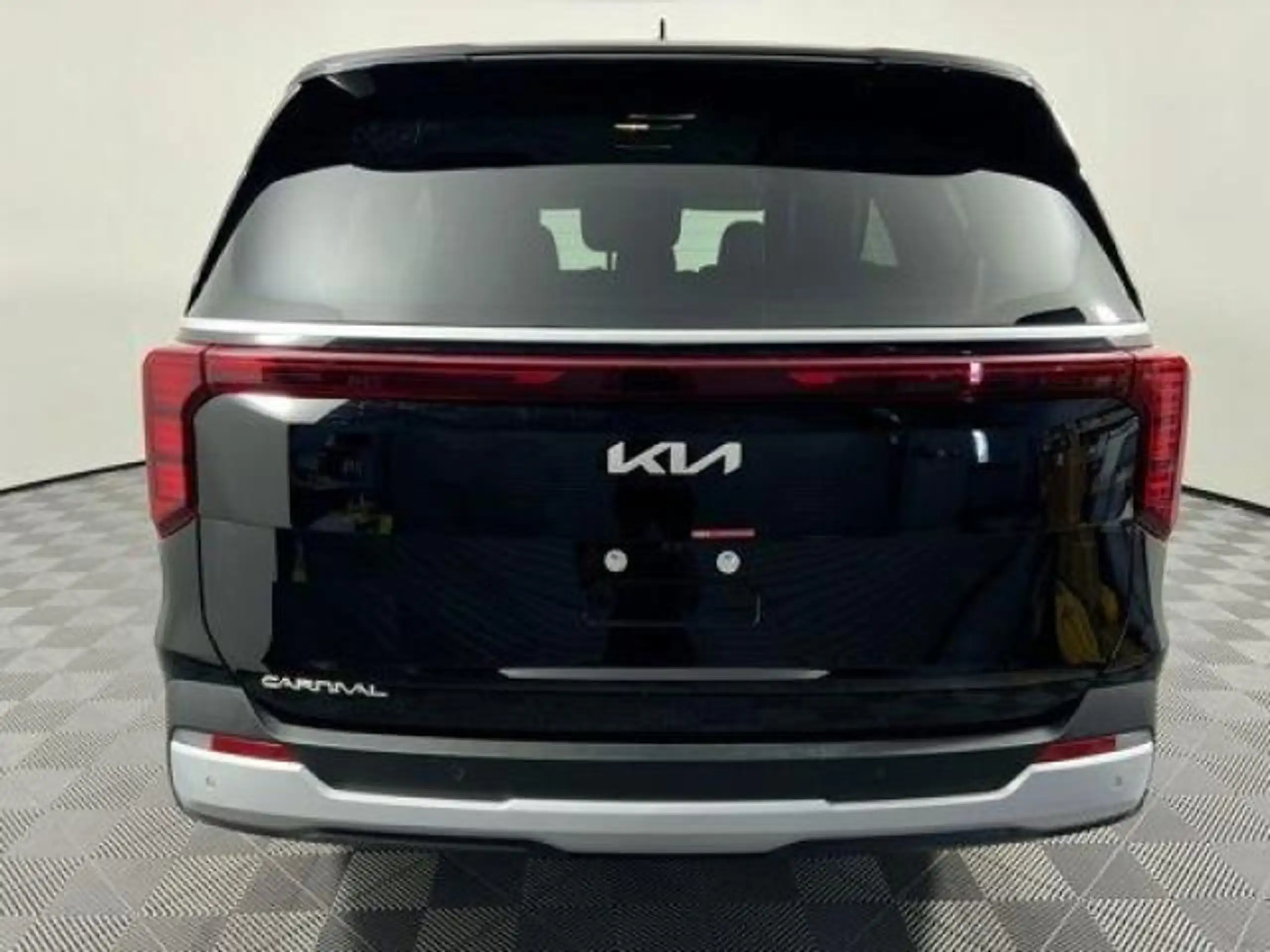 Kia - Carnival