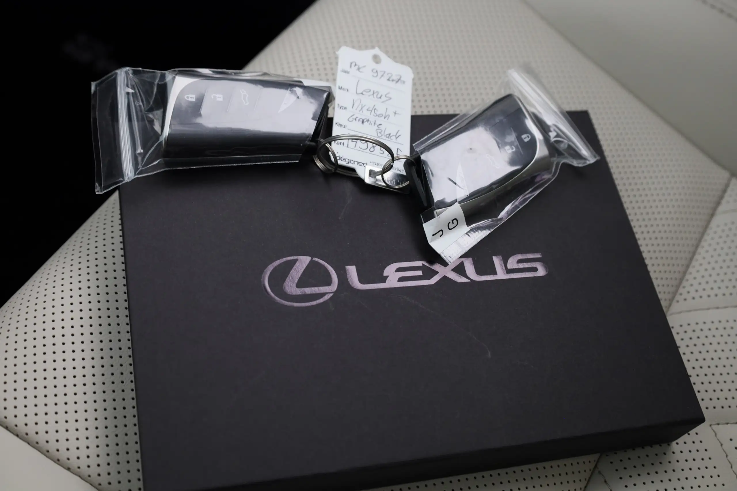 Lexus - NX 450h+