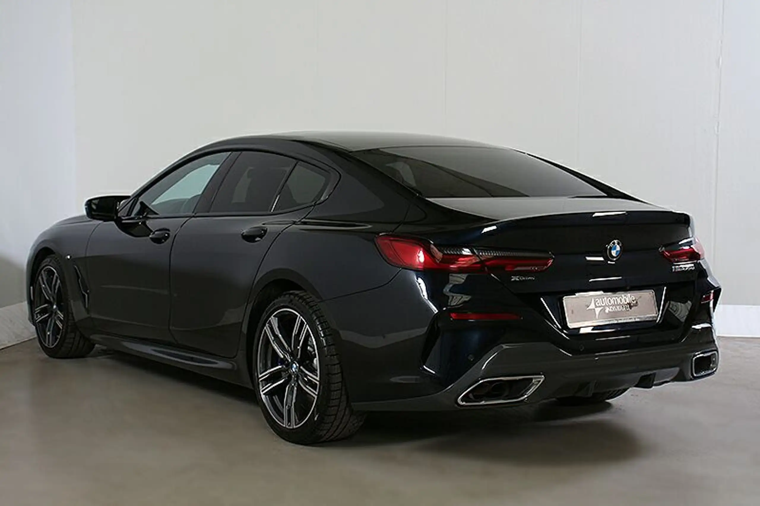 BMW - M850