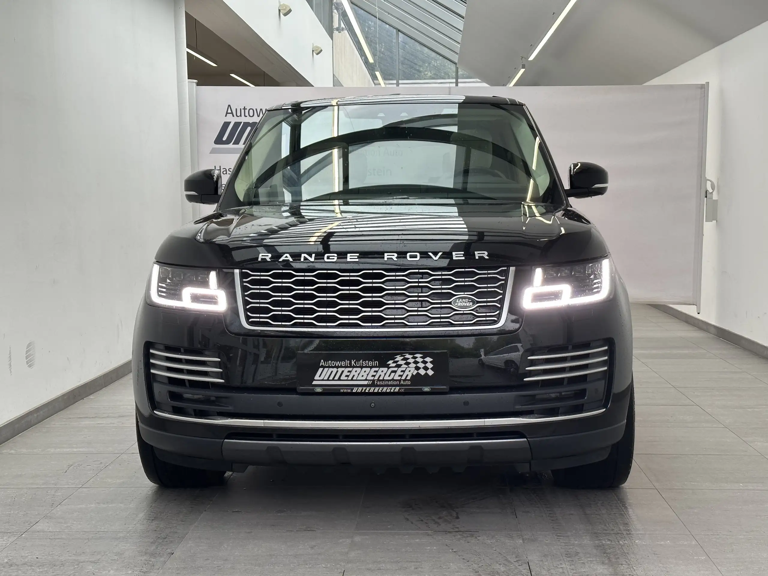 Land Rover - Range Rover