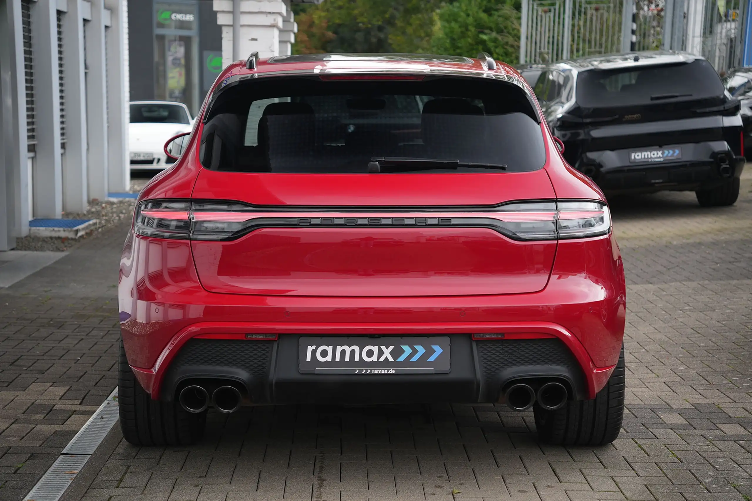 Porsche - Macan