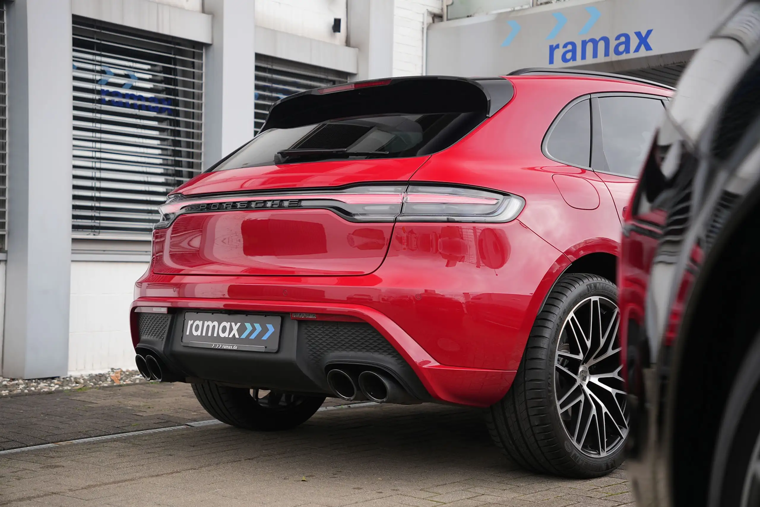 Porsche - Macan