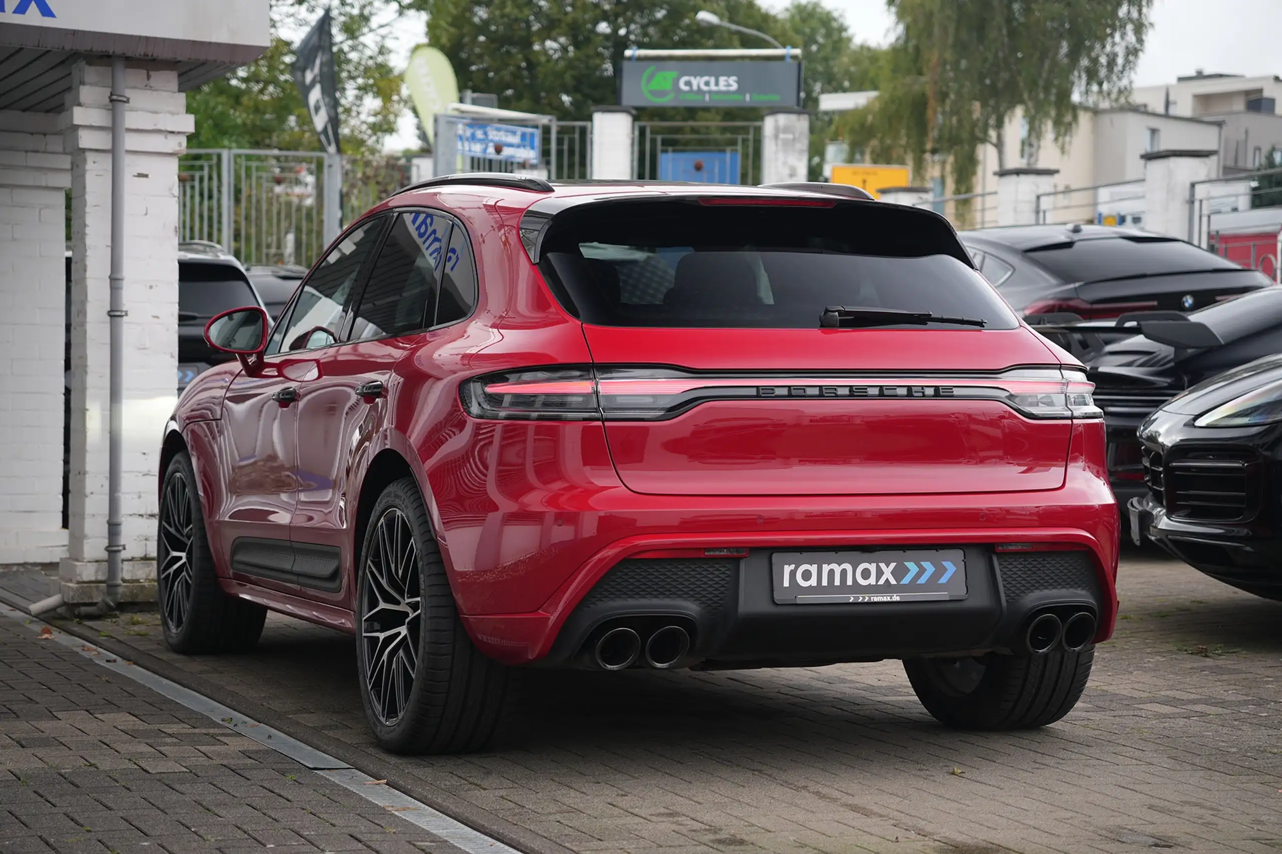 Porsche - Macan