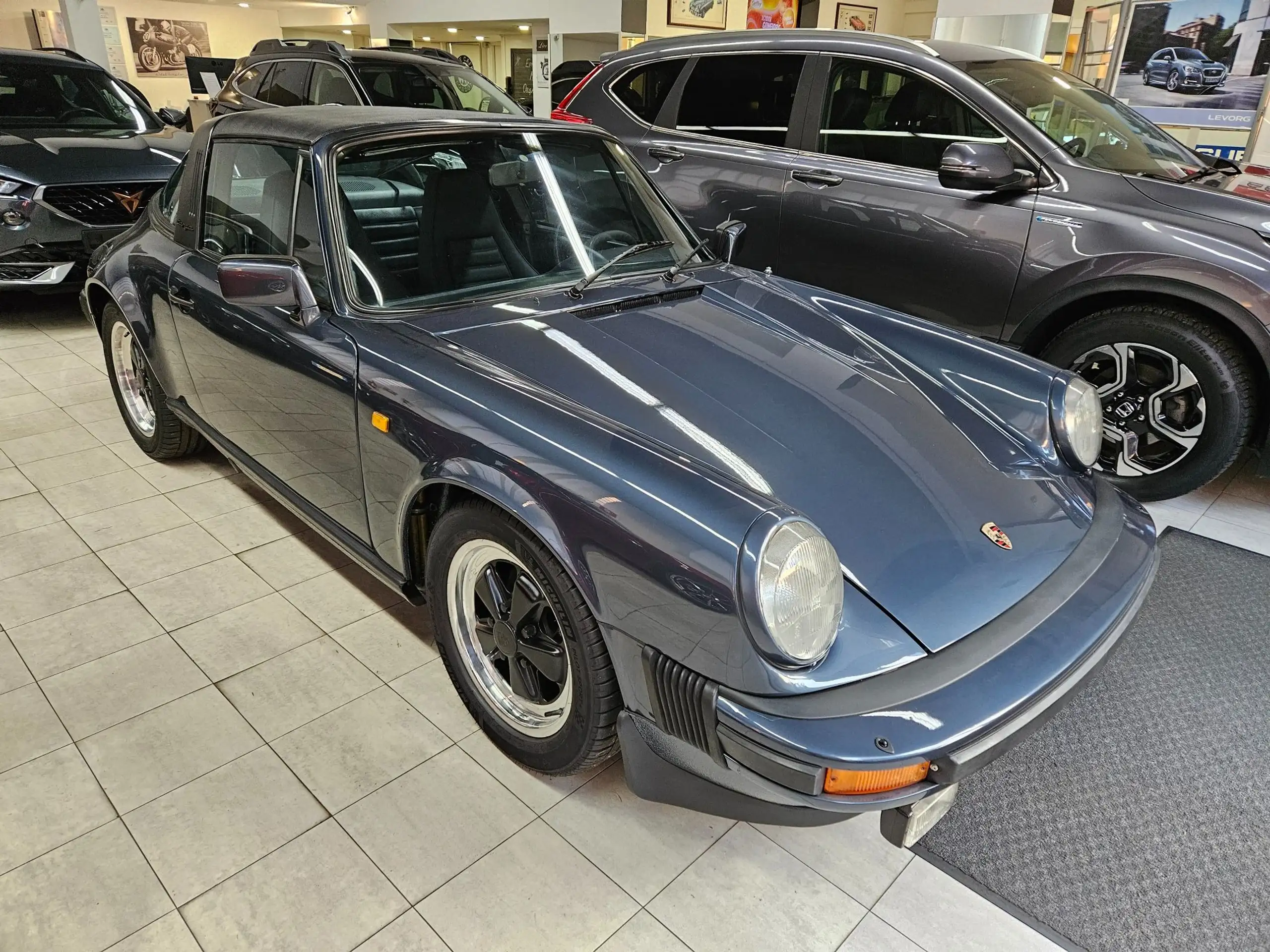 Porsche - 930