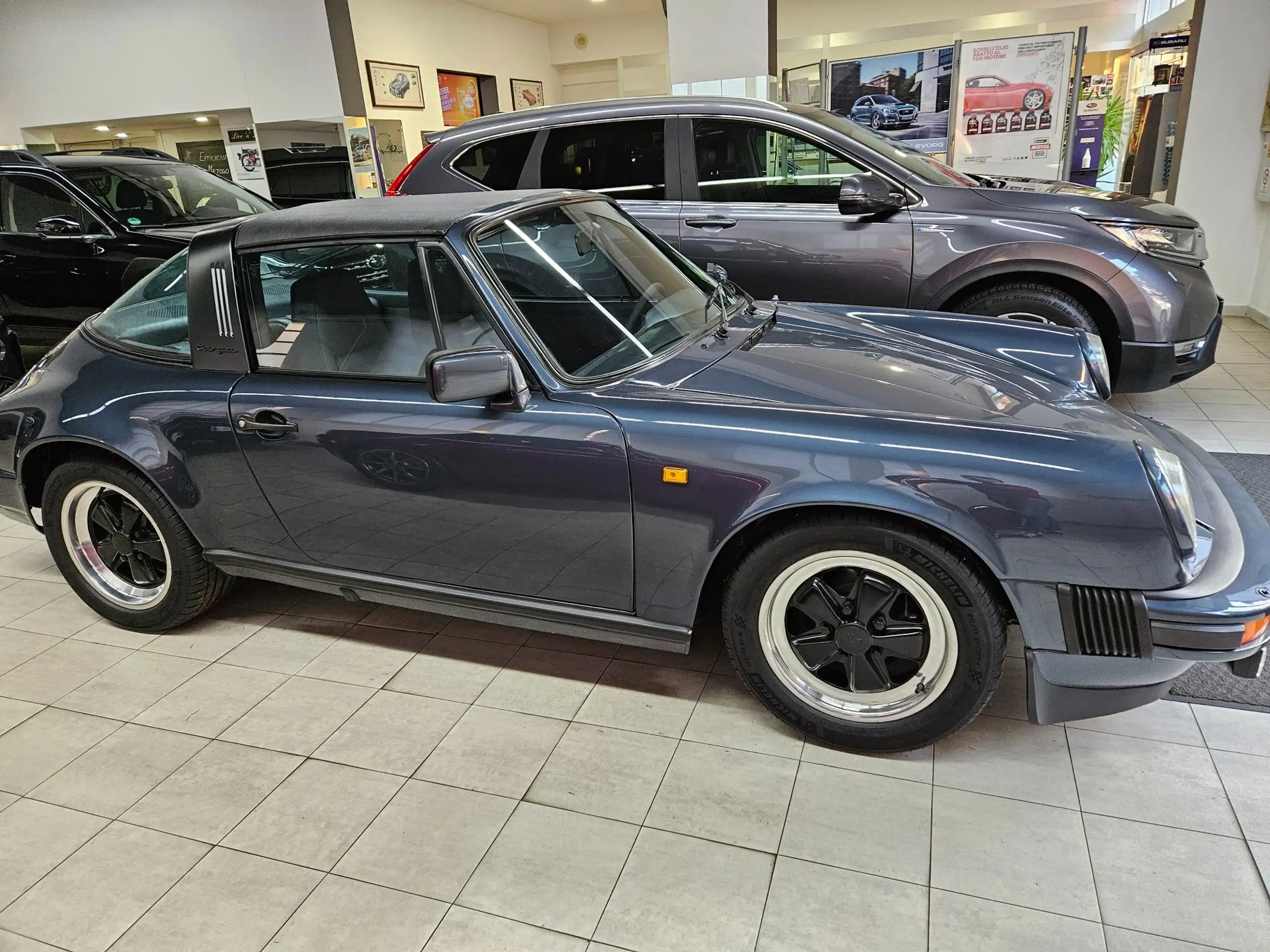 Porsche - 930