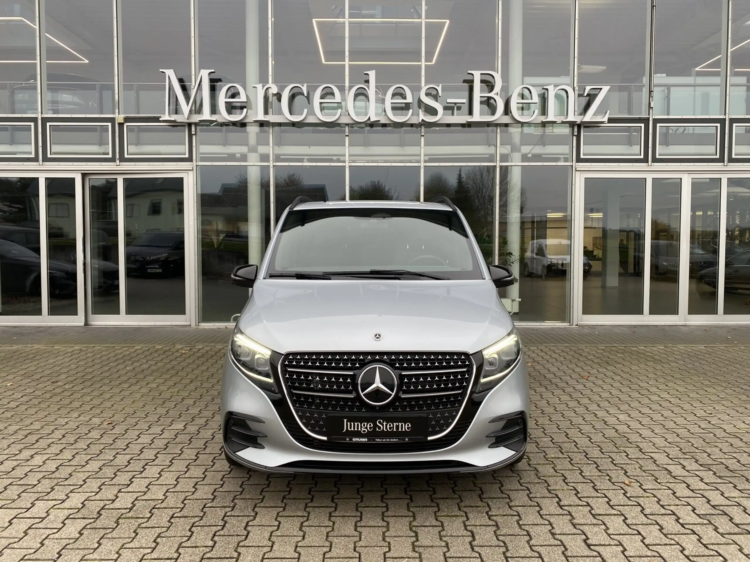 Mercedes-Benz - V 250