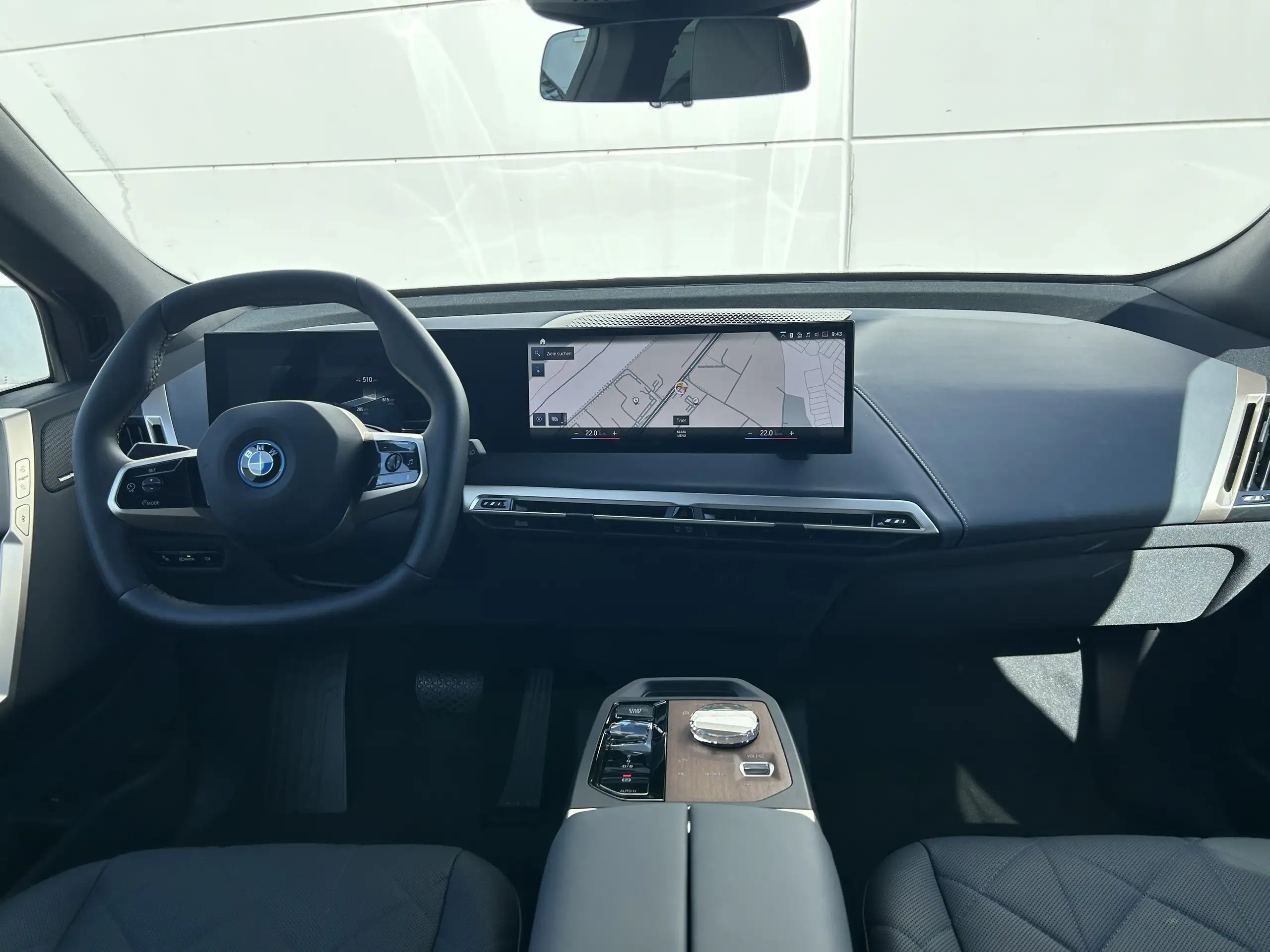 BMW - iX