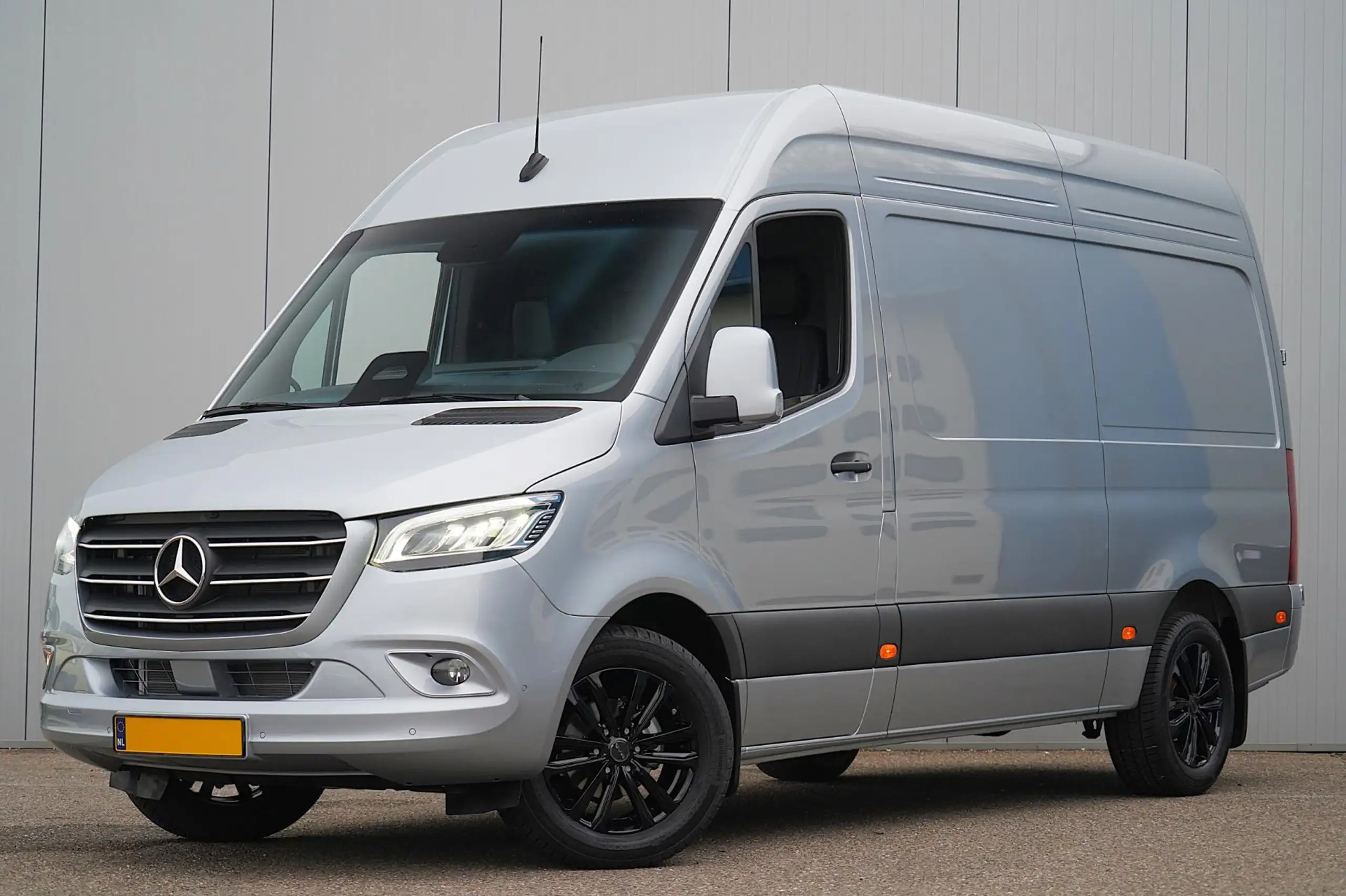 Mercedes-Benz - Sprinter