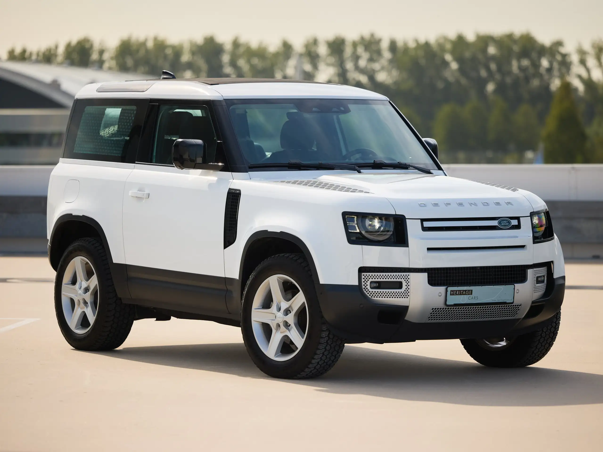 Land Rover Defender 2023