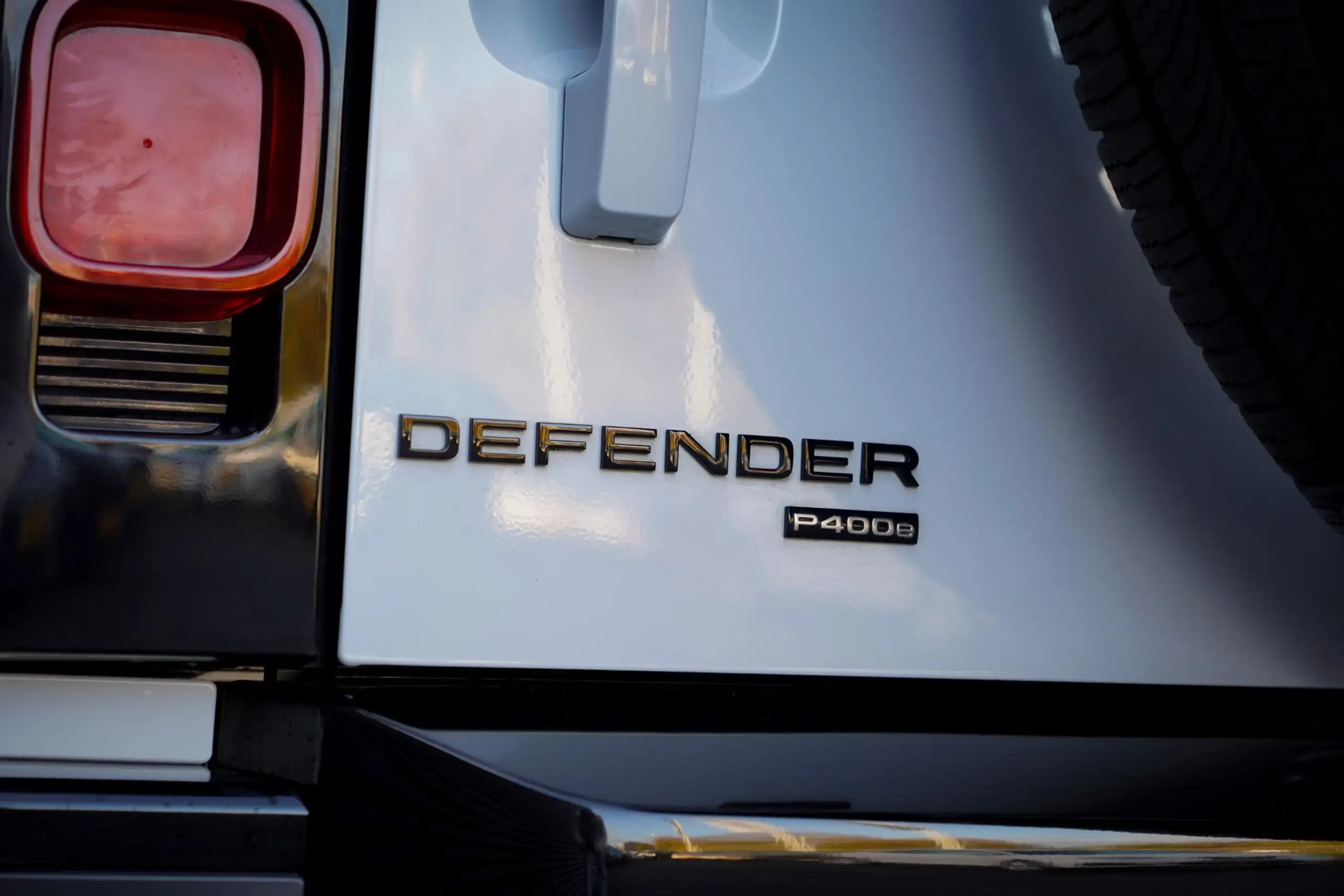 Land Rover - Defender