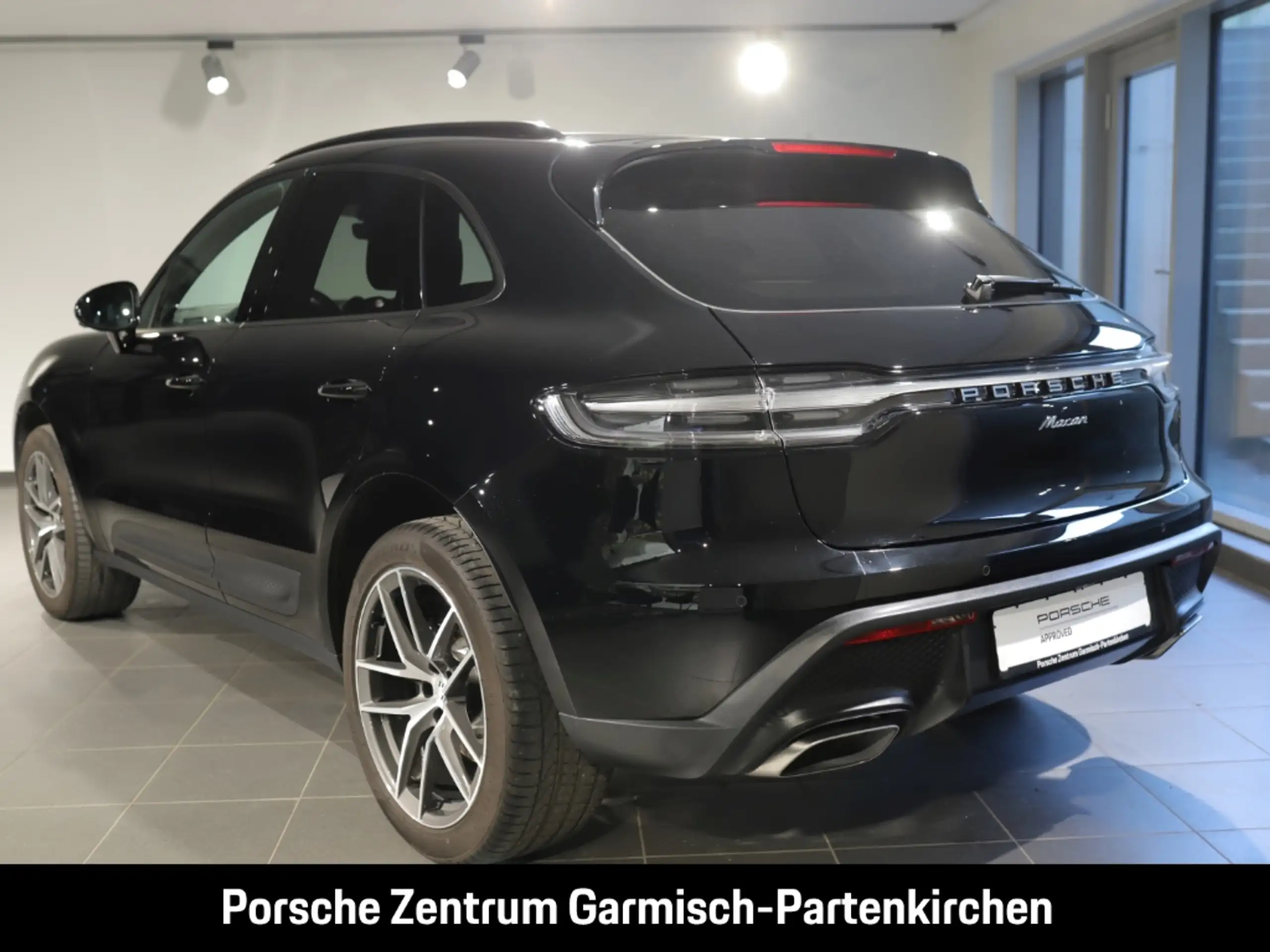 Porsche - Macan