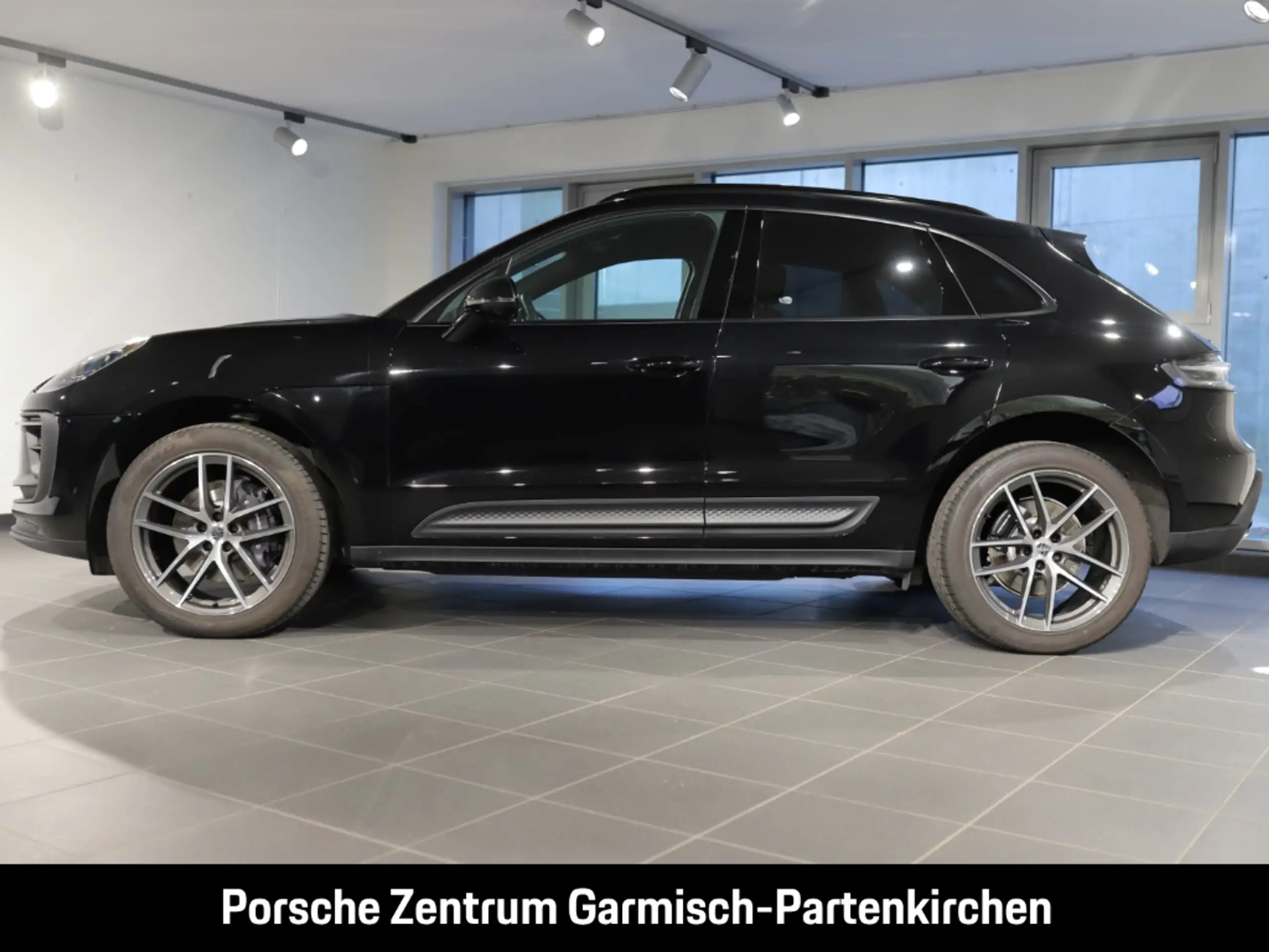 Porsche - Macan