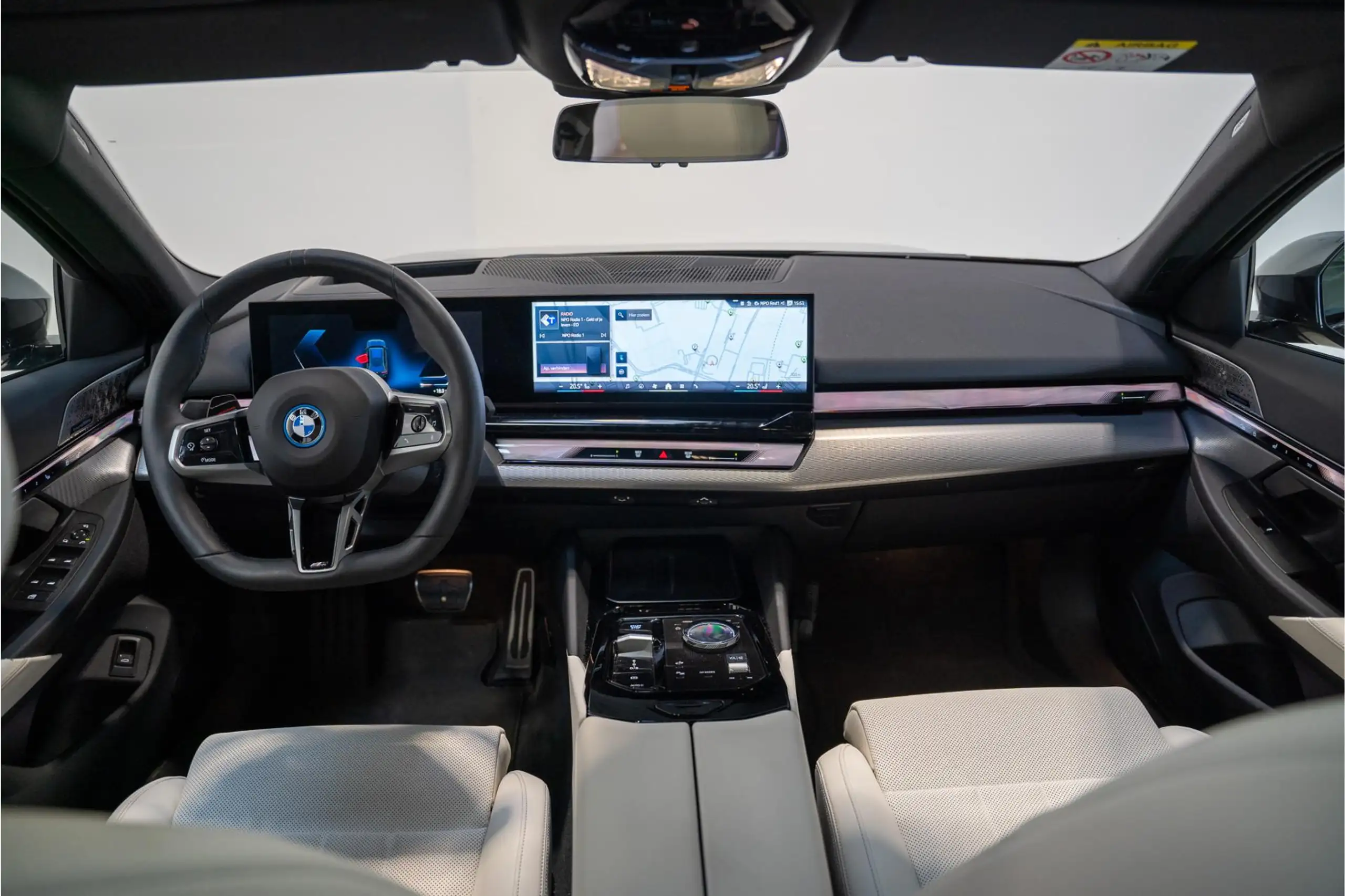 BMW - i5