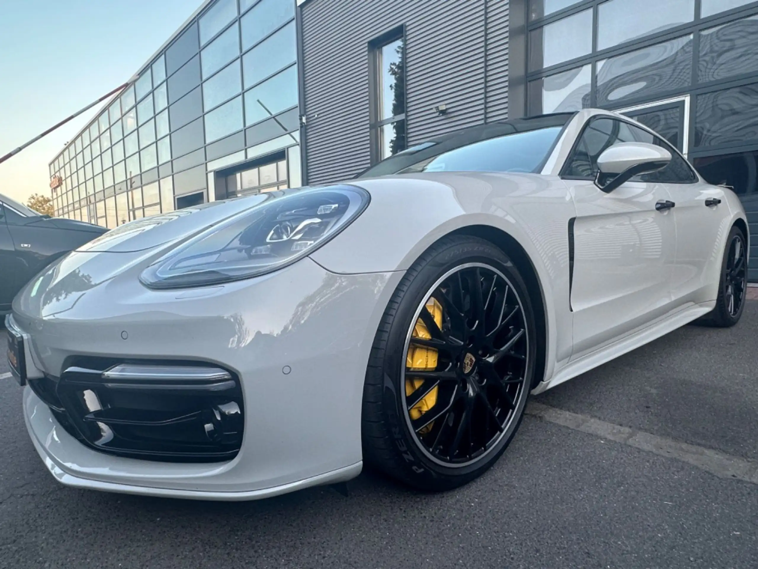 Porsche - Panamera