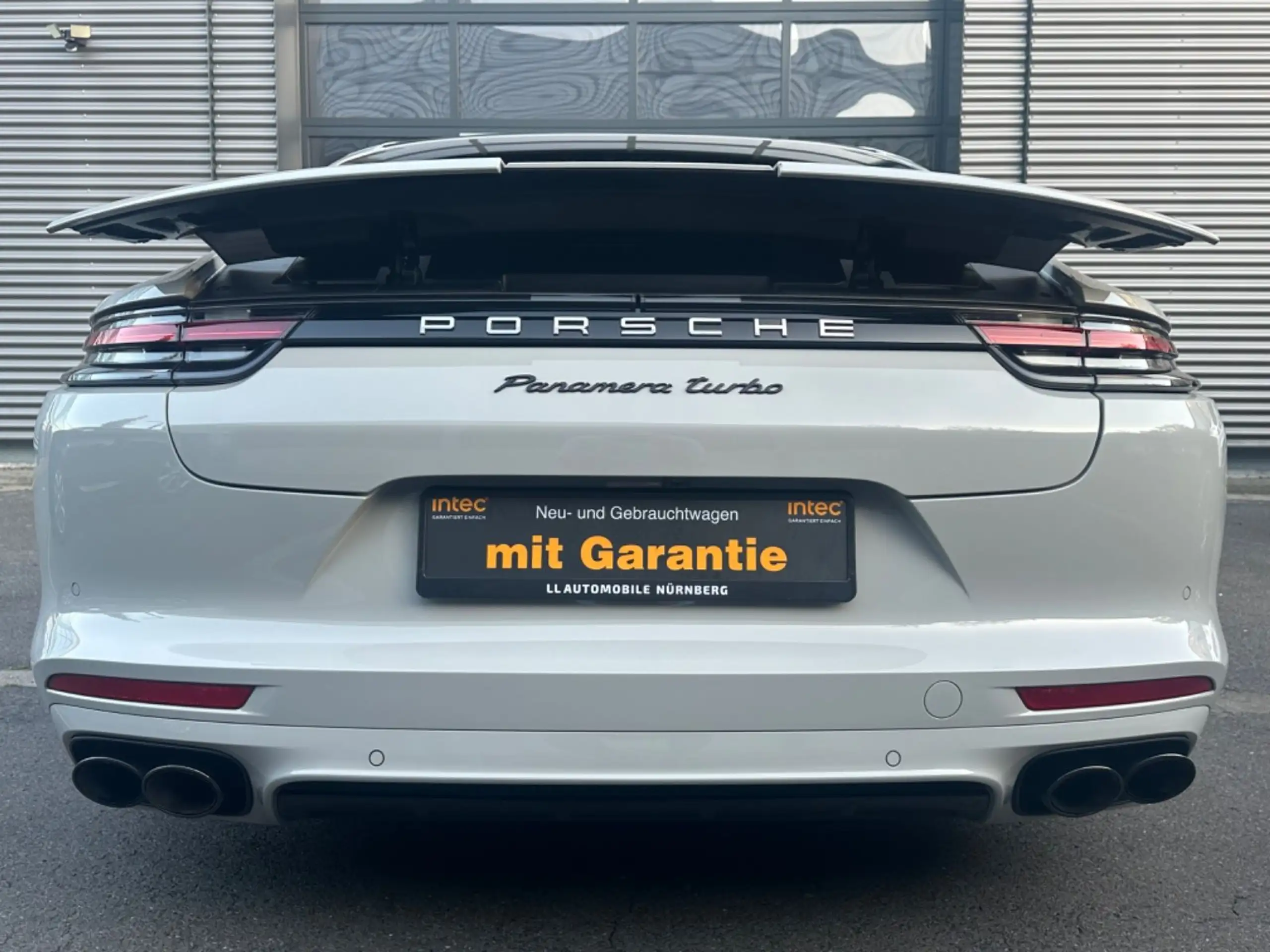 Porsche - Panamera