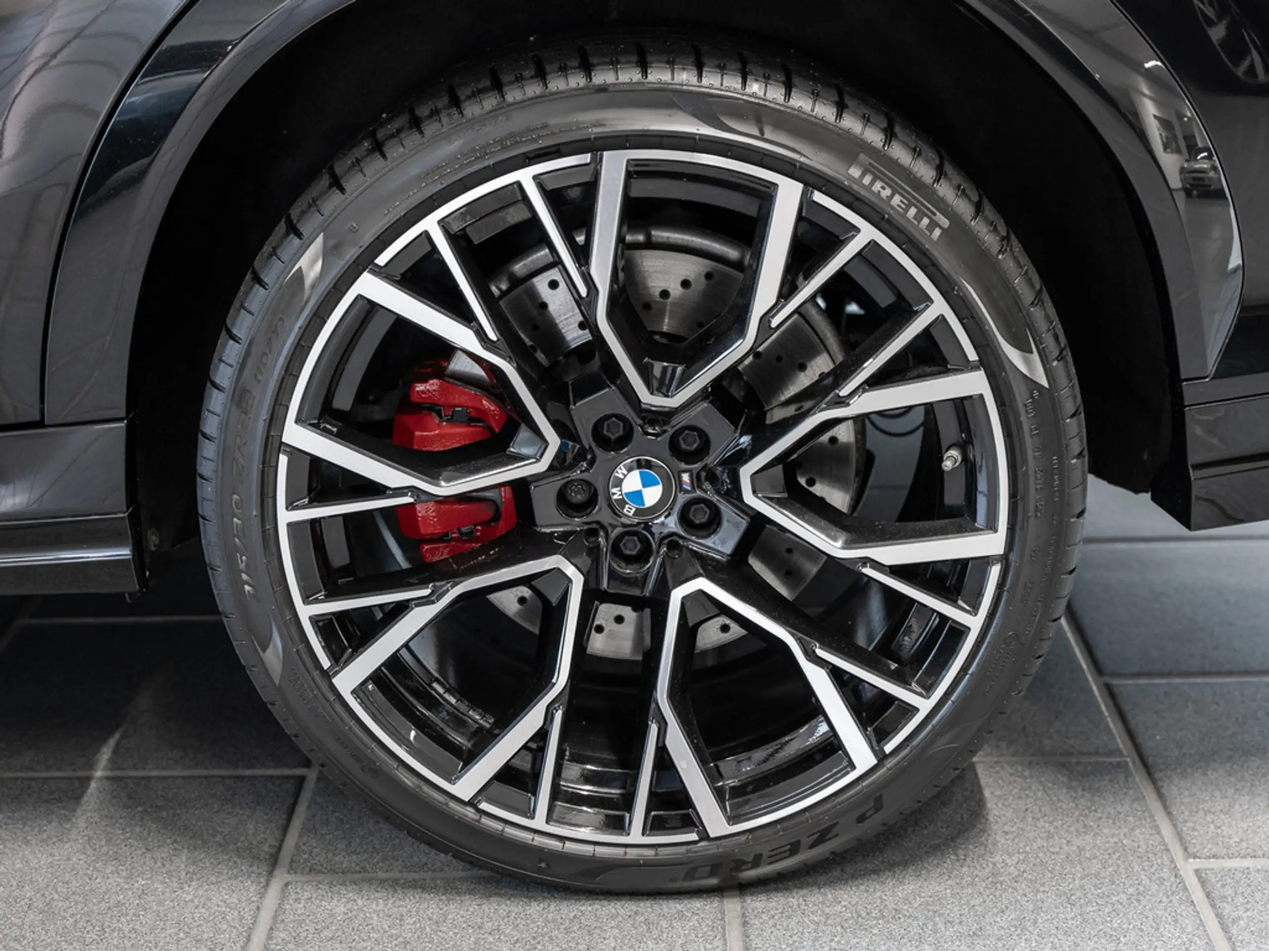 BMW - X6 M