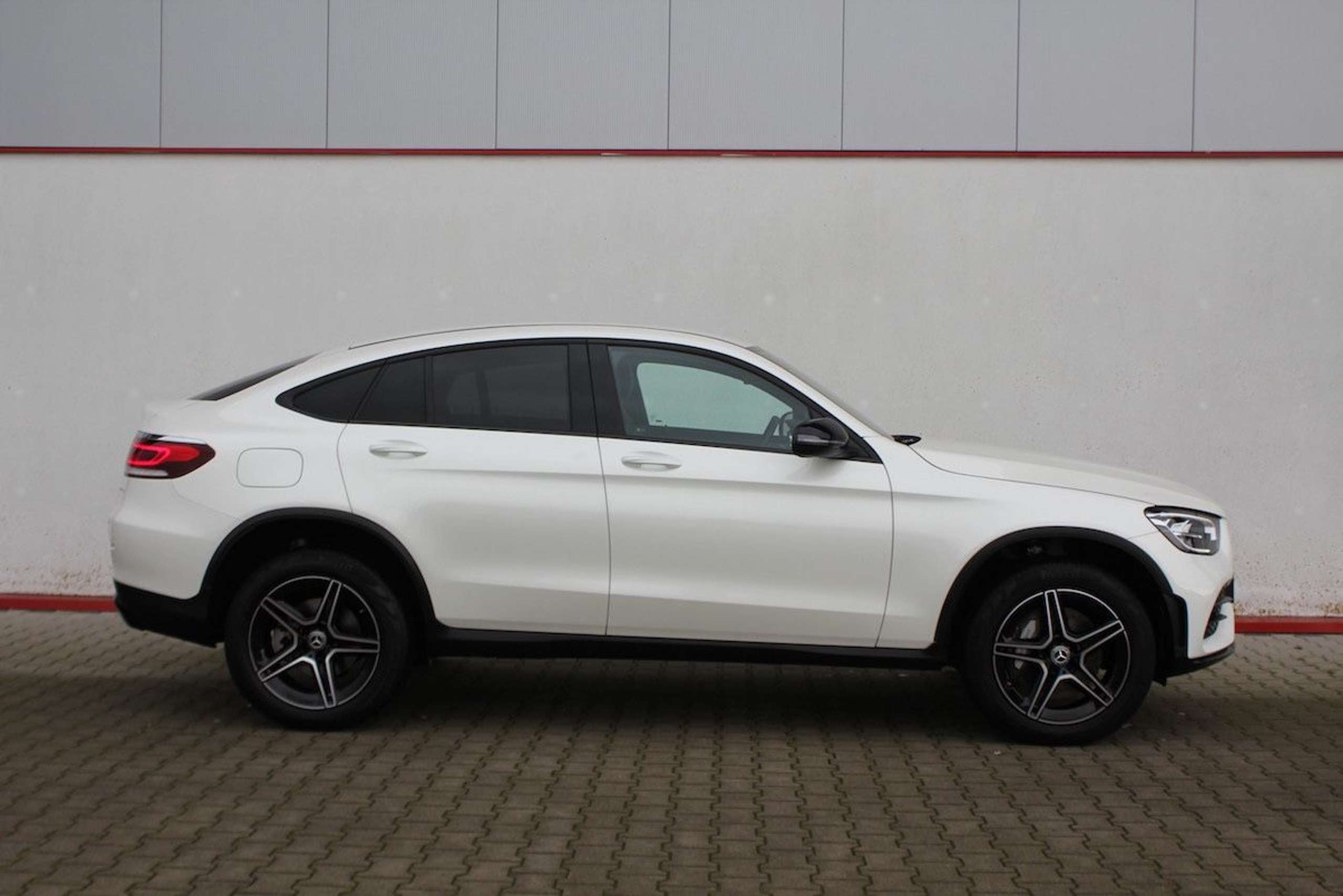 Mercedes-Benz - GLC 300