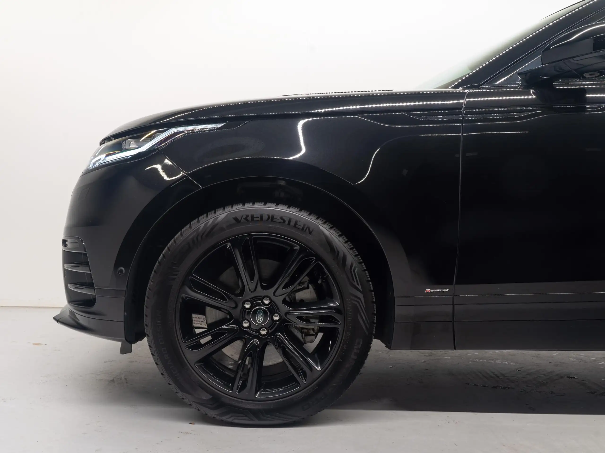 Land Rover - Range Rover Velar