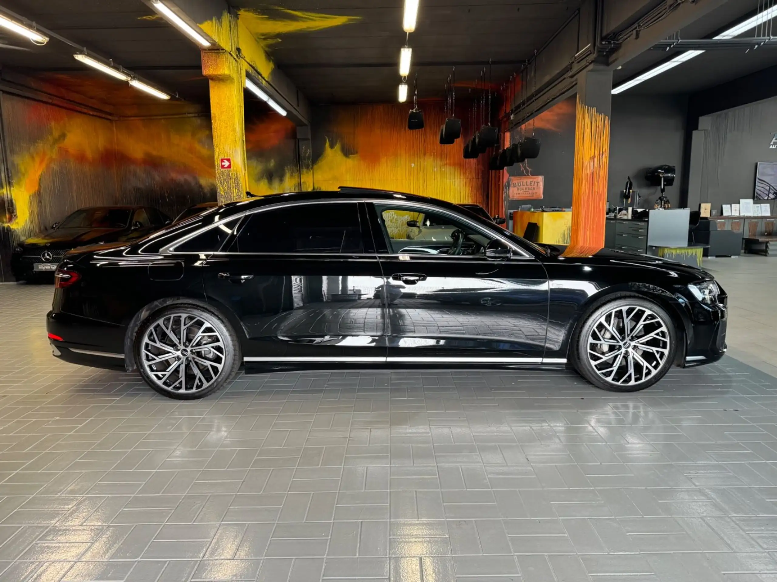 Audi - A8