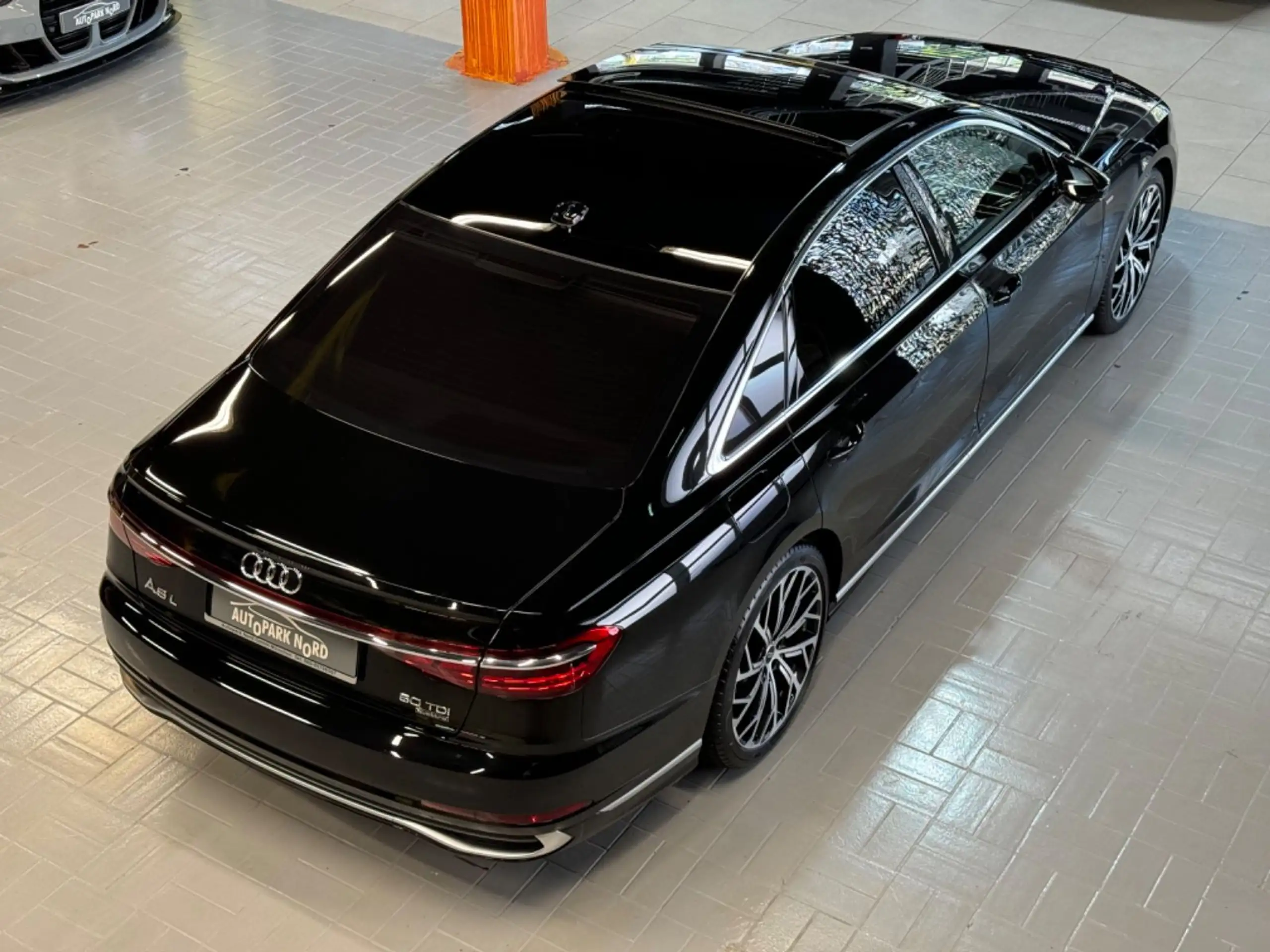 Audi - A8