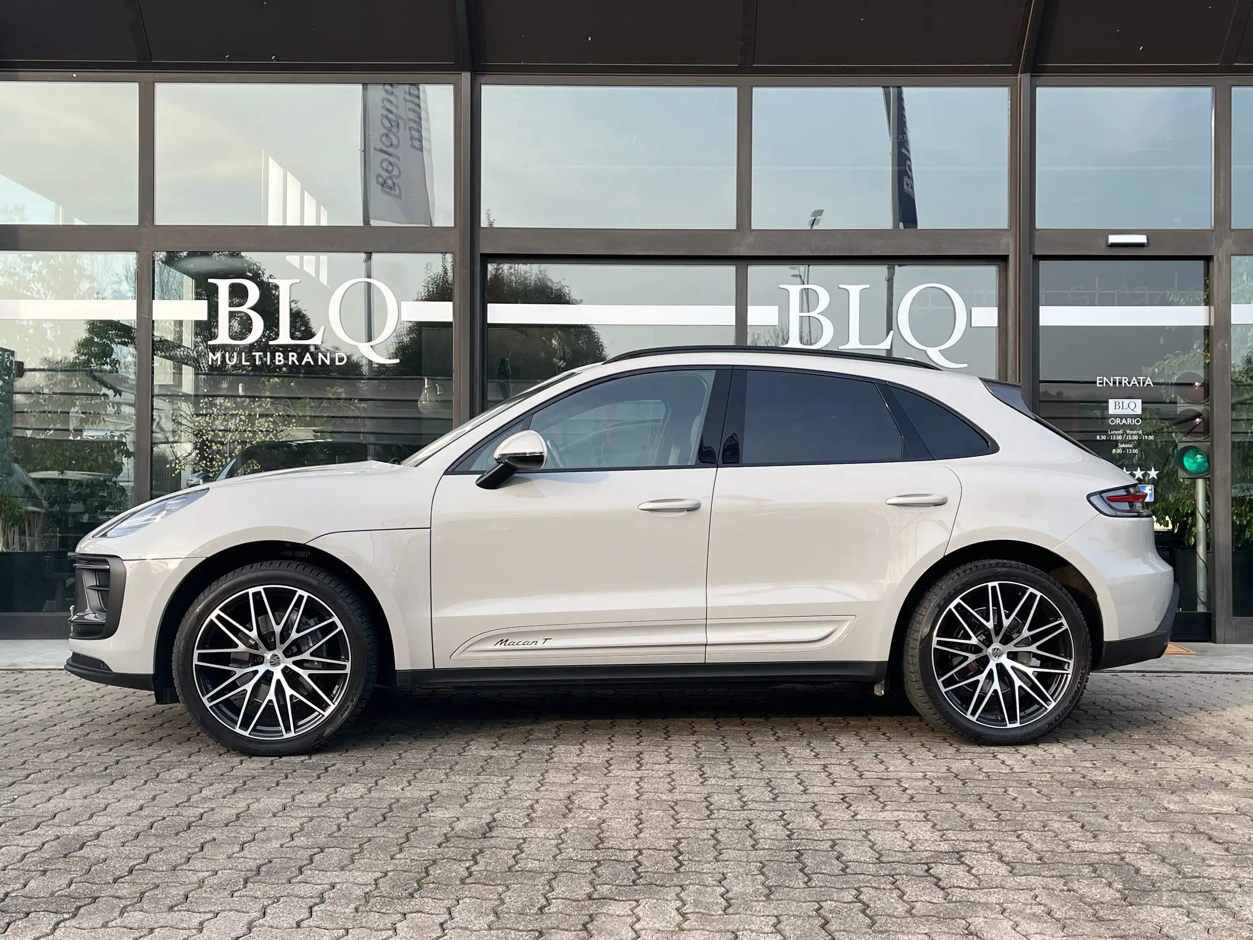 Porsche - Macan