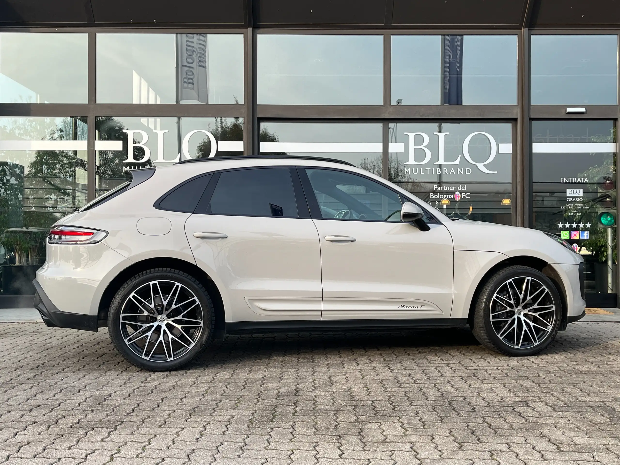 Porsche - Macan