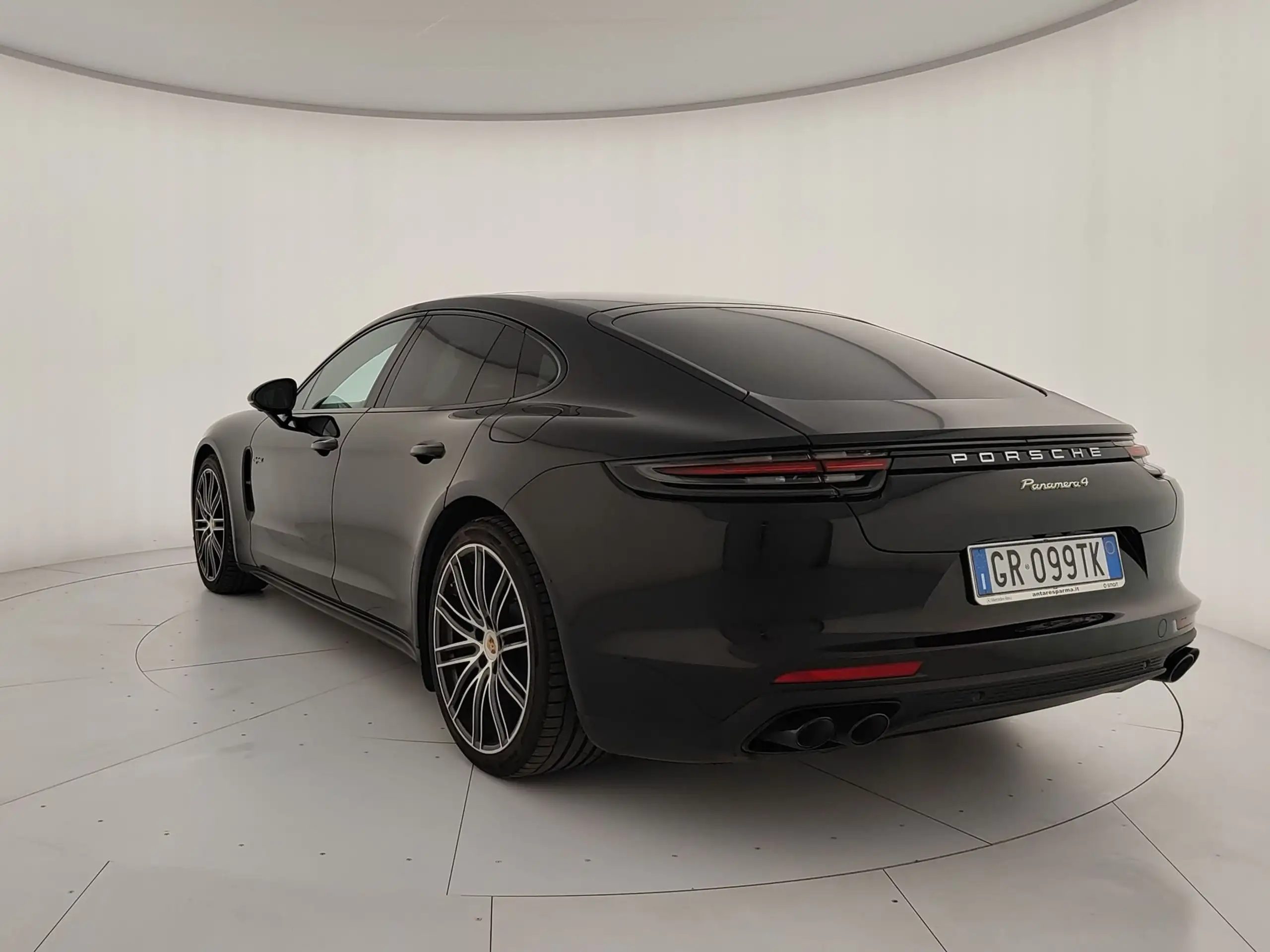 Porsche - Panamera