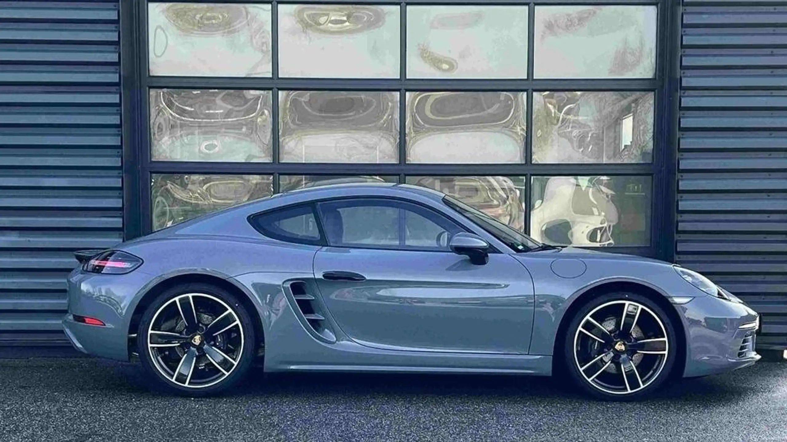 Porsche - Cayman