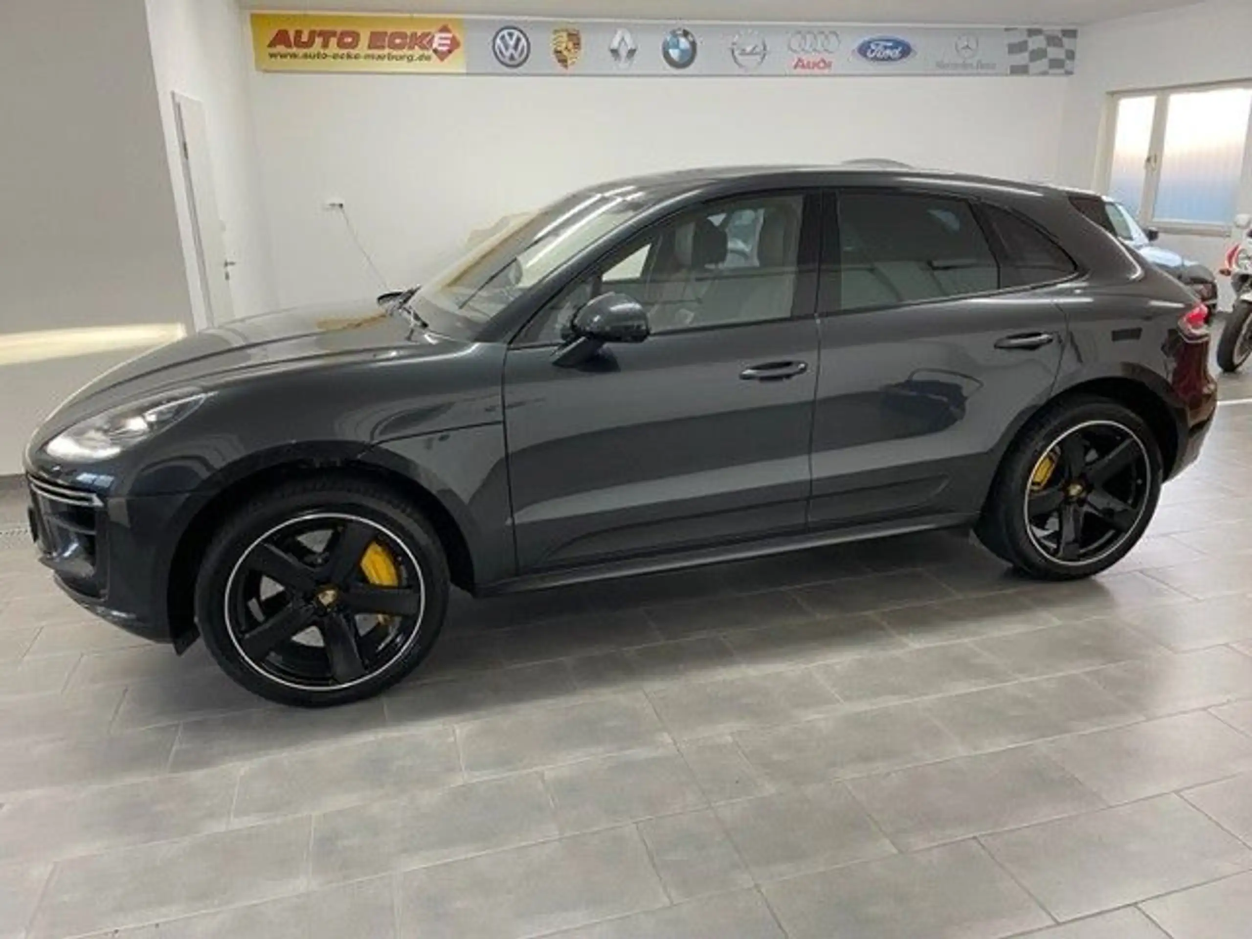 Porsche - Macan