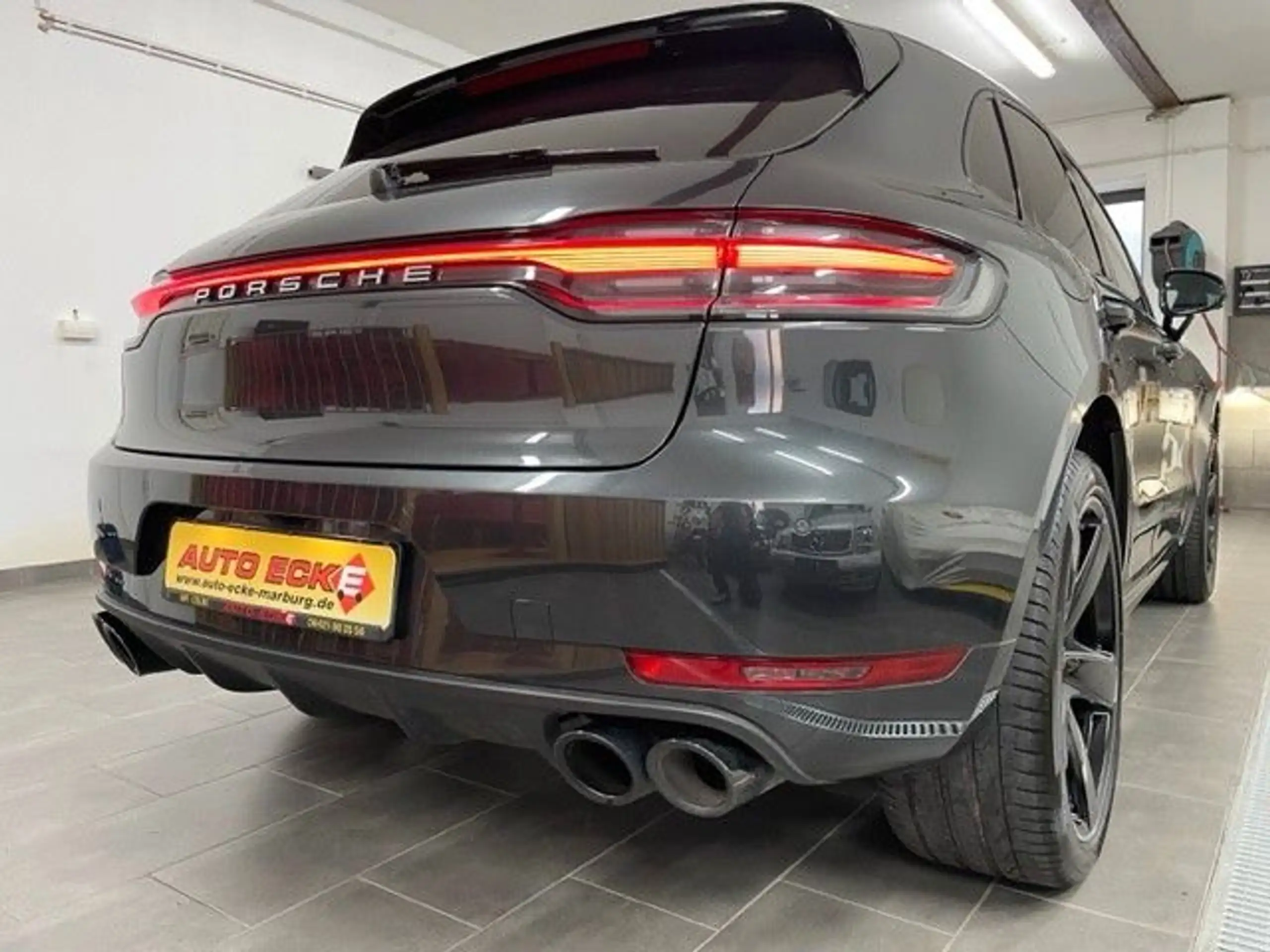 Porsche - Macan