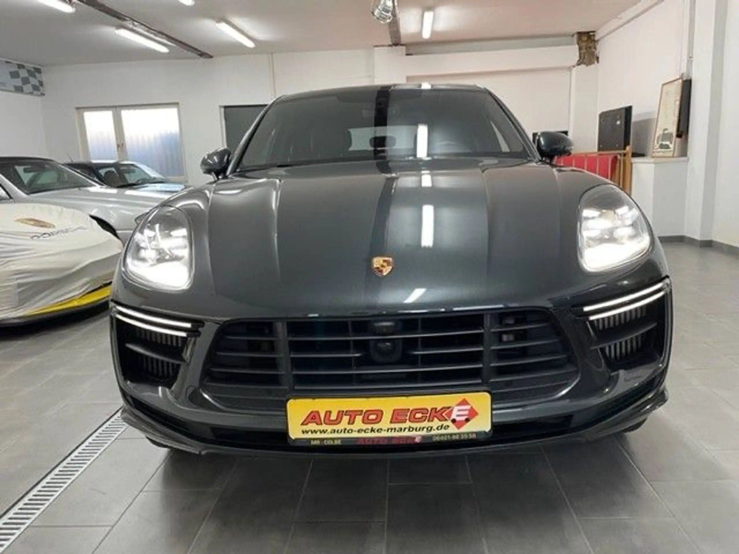 Porsche - Macan