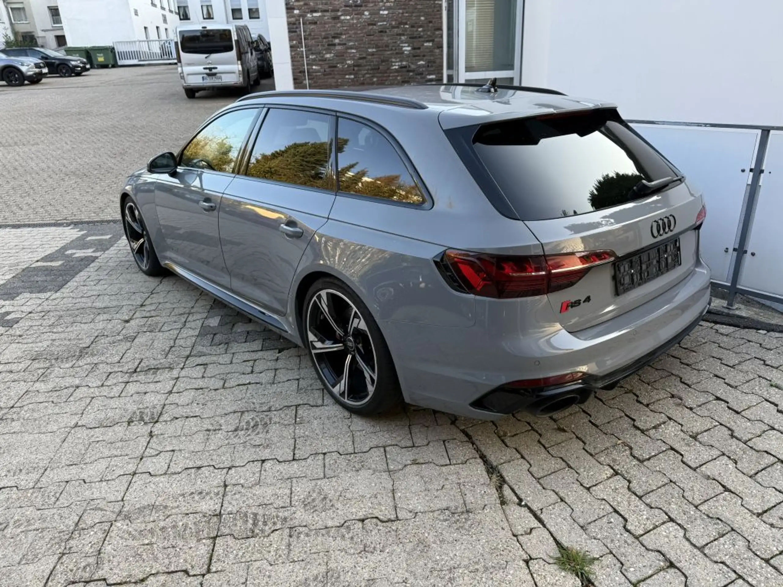 Audi - RS4