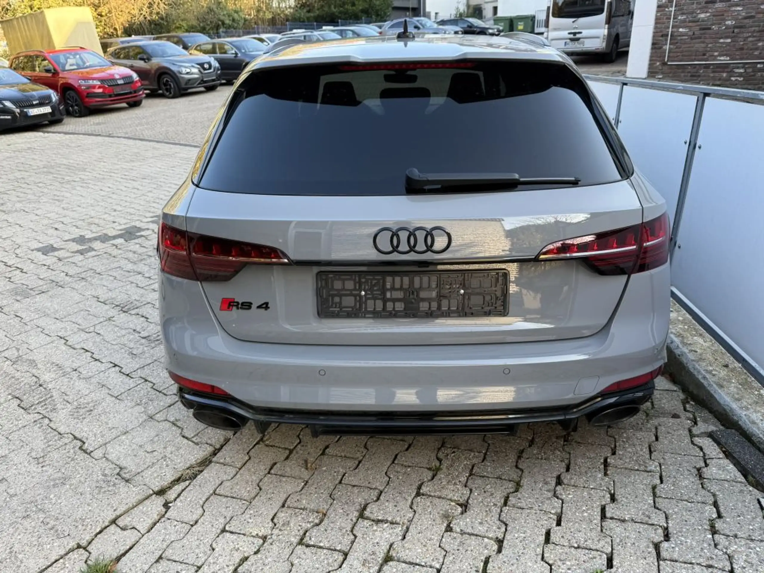 Audi - RS4