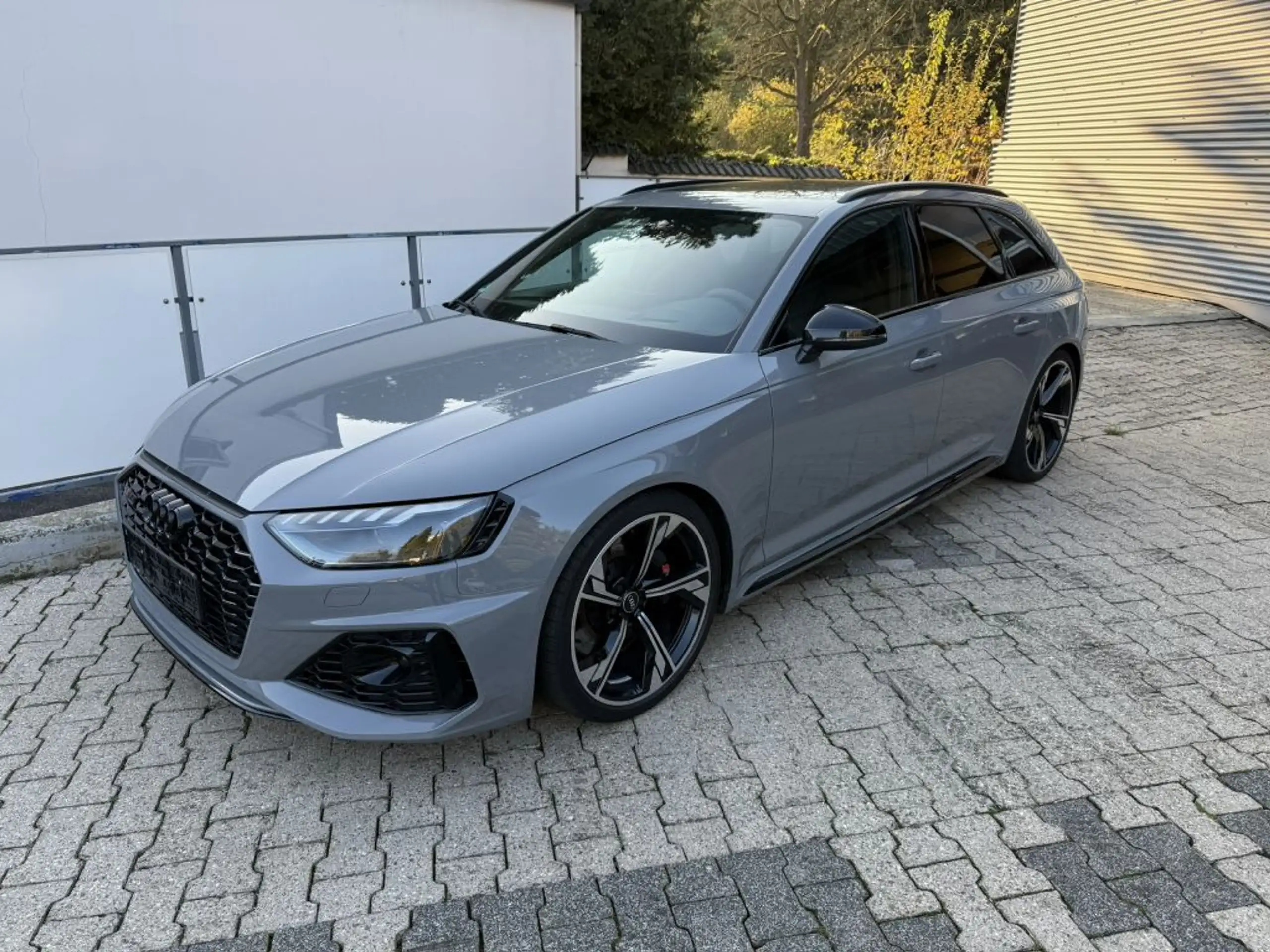 Audi - RS4