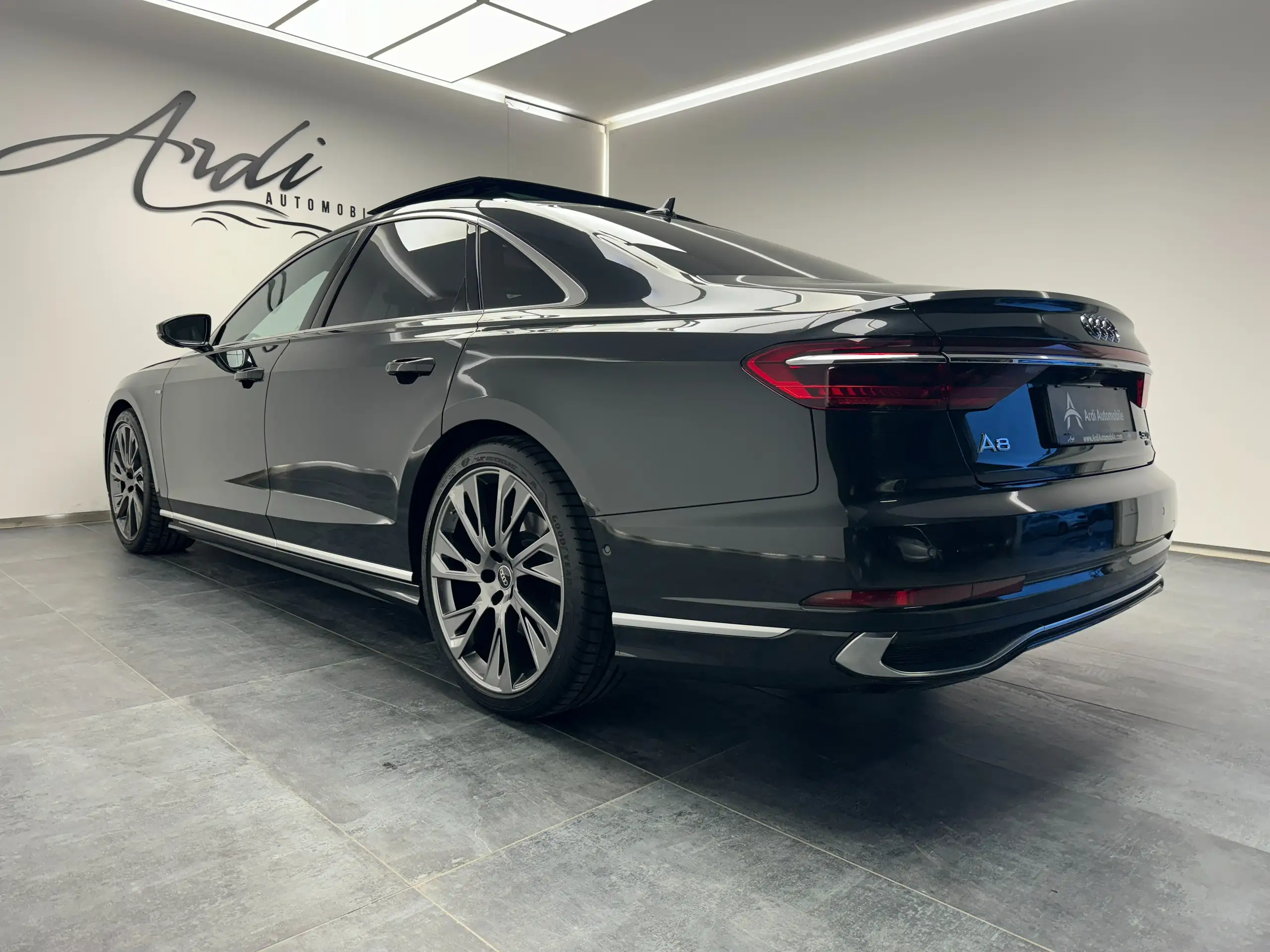 Audi - A8