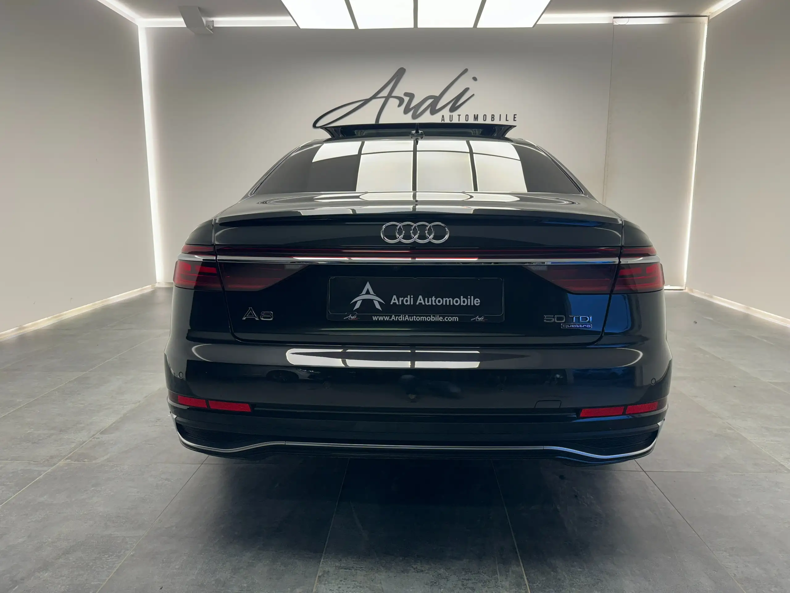 Audi - A8