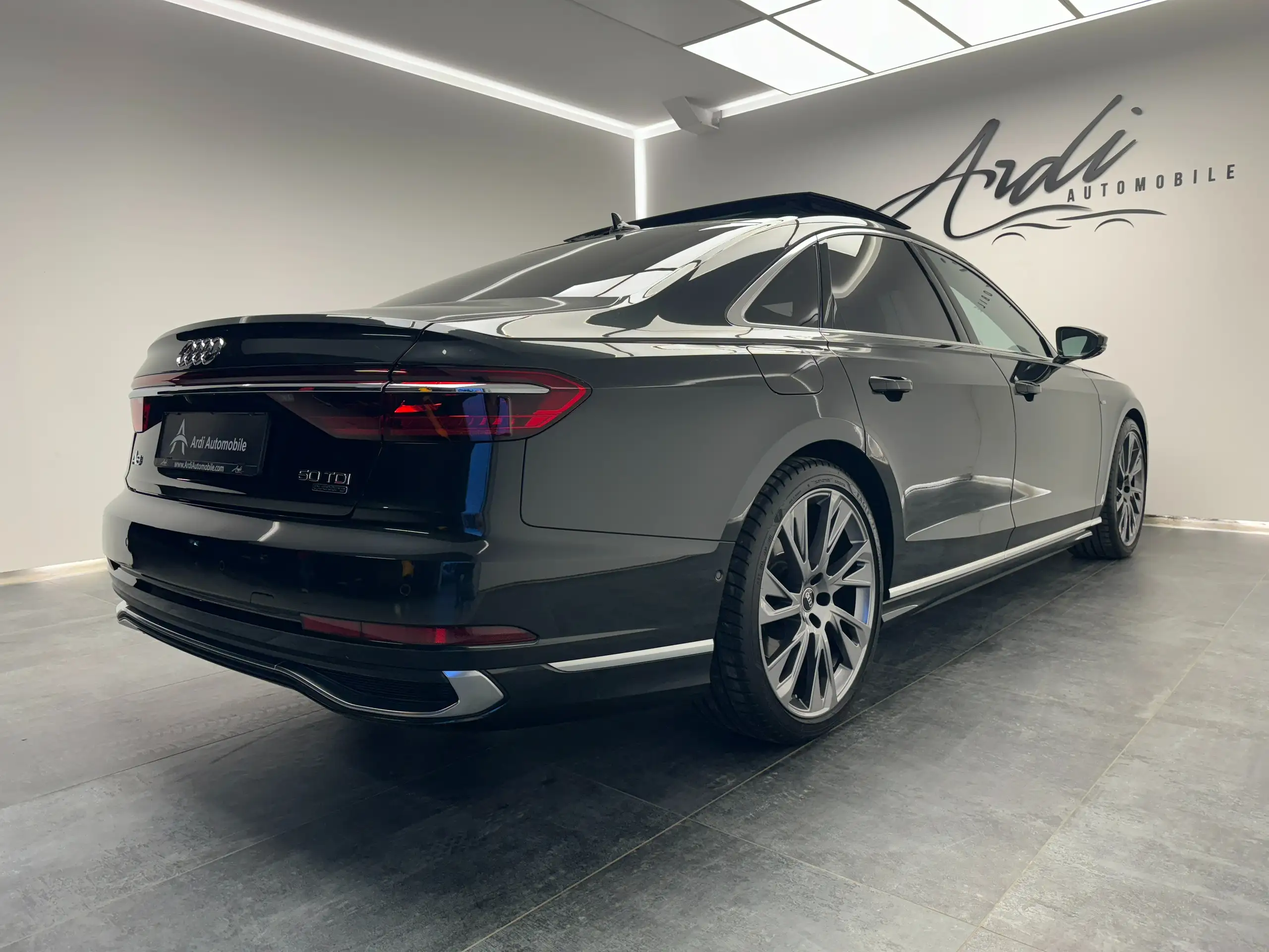 Audi - A8