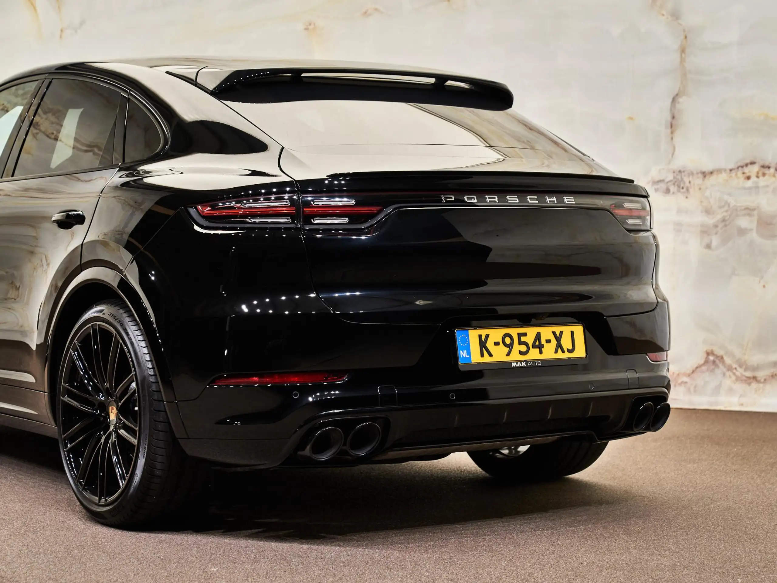 Porsche - Cayenne