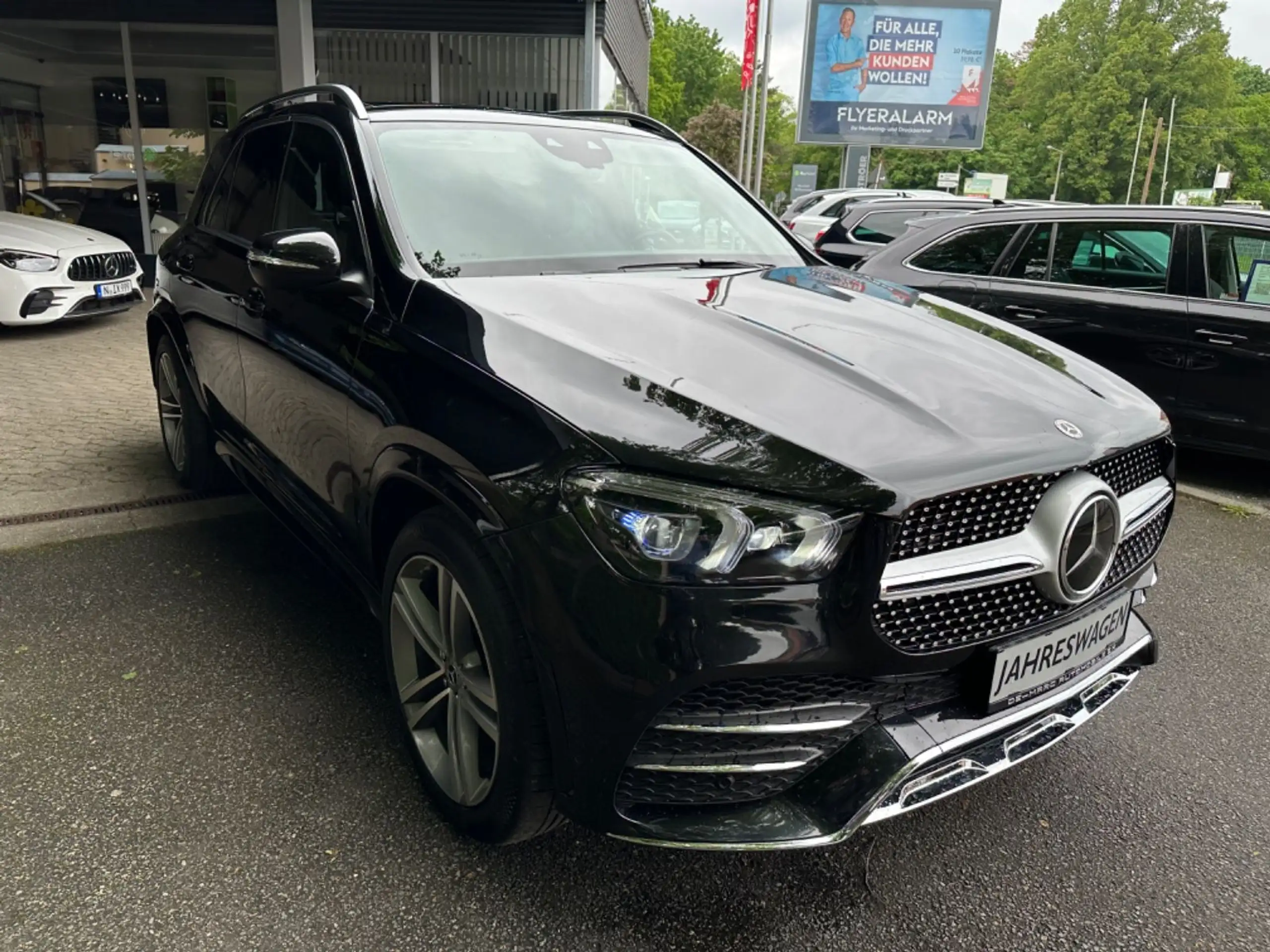 Mercedes-Benz - GLE 300