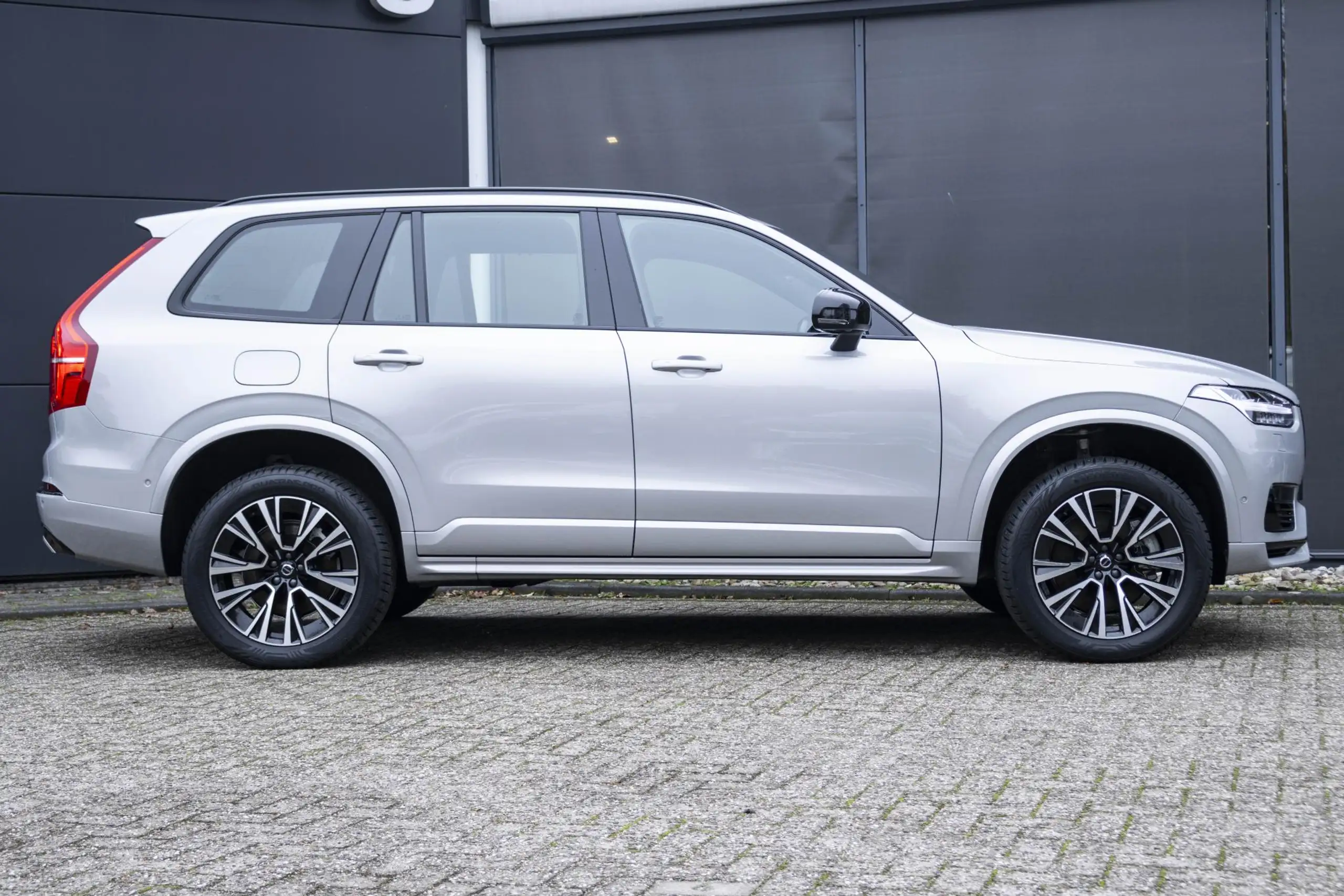 Volvo - XC90